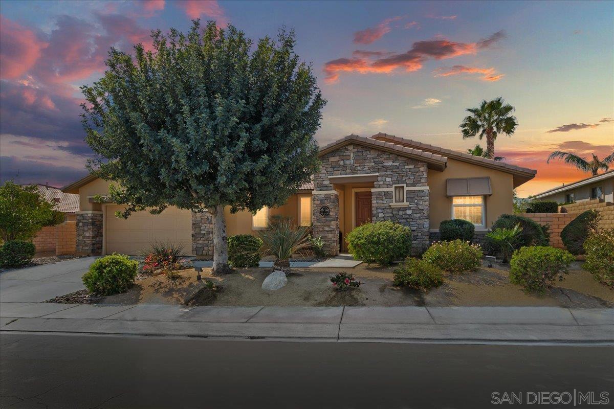 Detail Gallery Image 1 of 1 For 220  via Firenza, Rancho Mirage,  CA 92270 - 4 Beds | 3 Baths