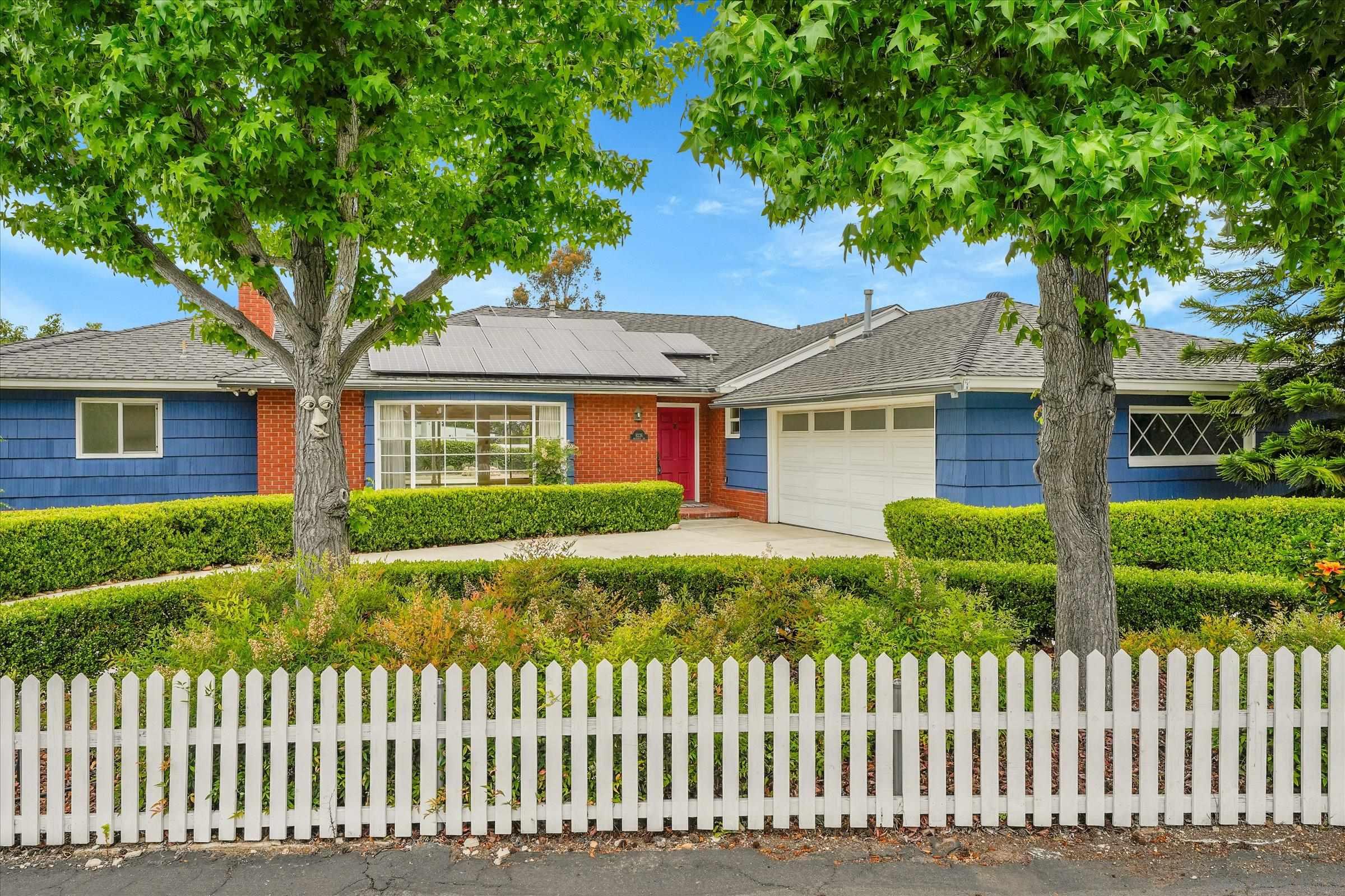 Detail Gallery Image 1 of 1 For 9226  Briercrest Dr, La Mesa,  CA 91942 - 5 Beds | 5 Baths