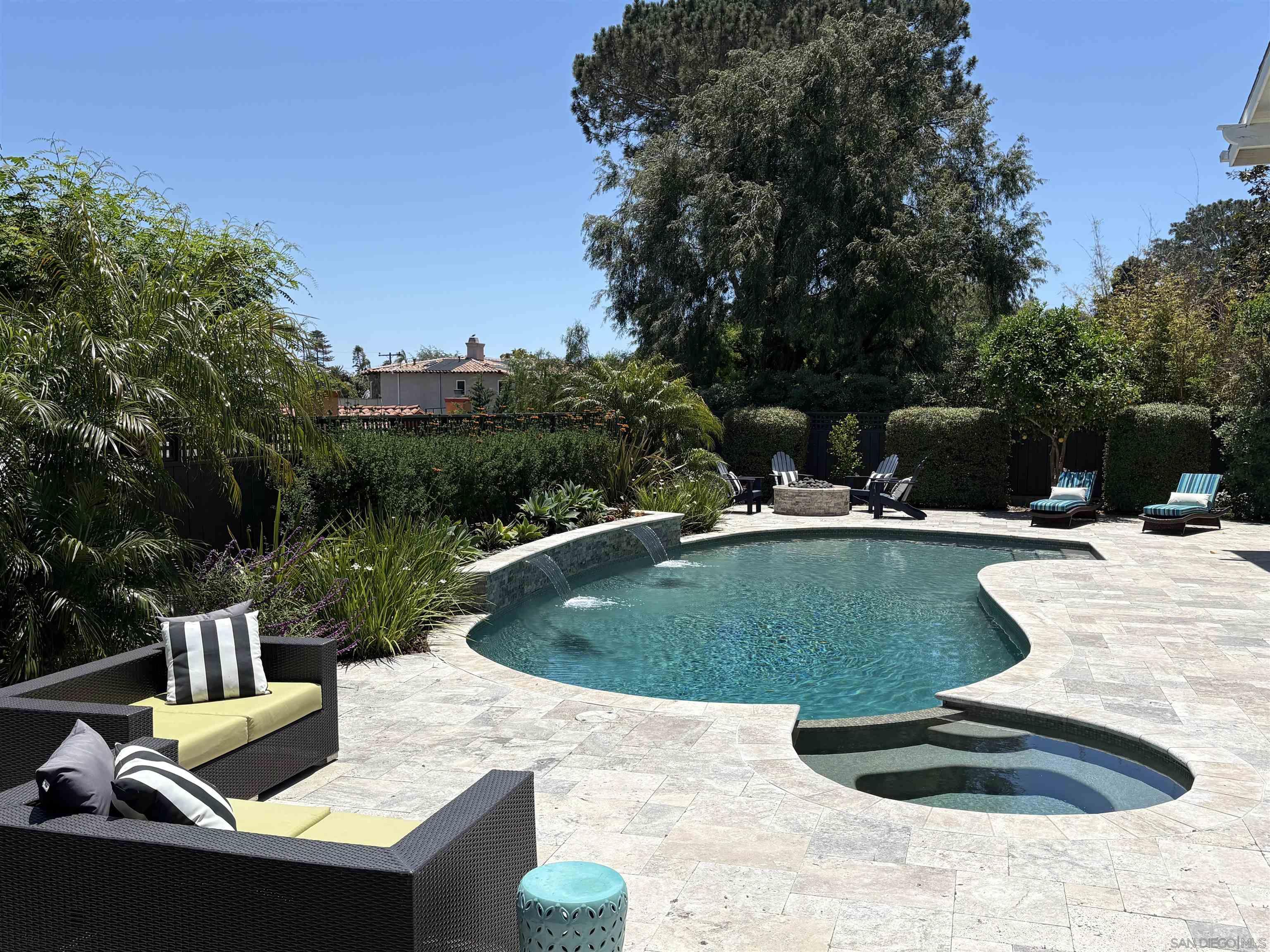 Detail Gallery Image 1 of 1 For 675  Silvergate Ave, San Diego,  CA 92106 - 4 Beds | 3/1 Baths