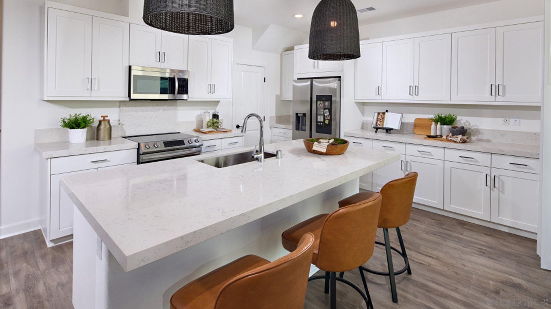 Detail Gallery Image 2 of 19 For 852  Makani Street  #7,  Chula Vista,  CA 91911 - 2 Beds | 2/1 Baths