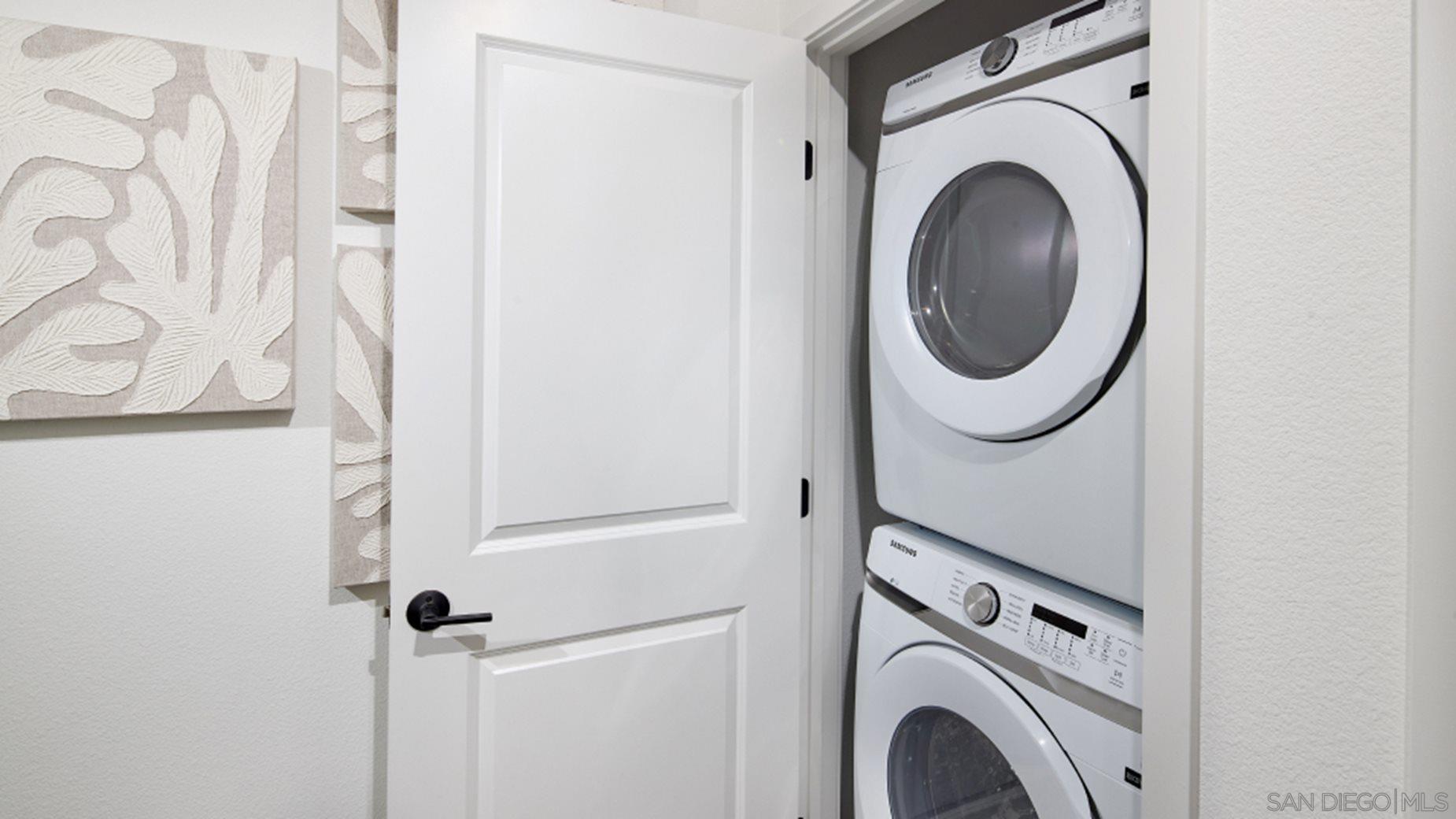 Detail Gallery Image 9 of 19 For 852  Makani Street  #7,  Chula Vista,  CA 91911 - 2 Beds | 2/1 Baths