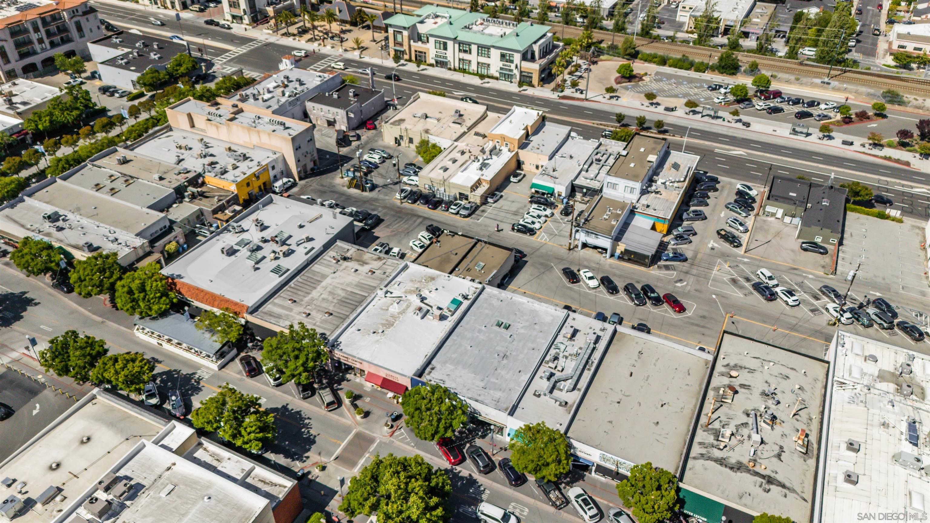 Detail Gallery Image 5 of 6 For 653-657  Laurel Street, San Diego,  CA 94070 - – Beds | – Baths