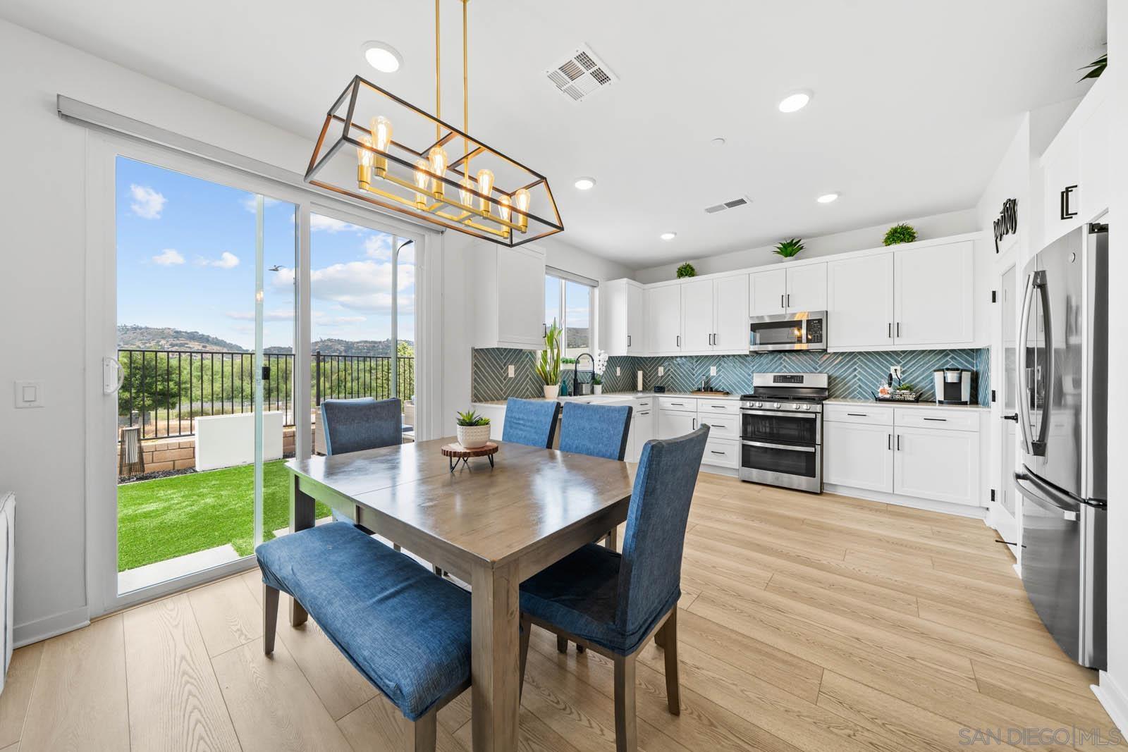 Detail Gallery Image 1 of 1 For 35052  Hacienda Heights, Fallbrook,  CA 92028 - 3 Beds | 2/1 Baths