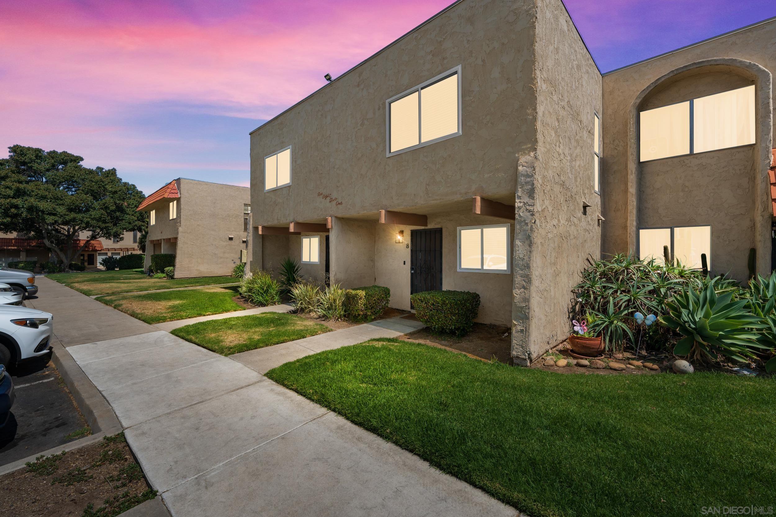 Detail Gallery Image 1 of 1 For 6821  Alvarado Rd  #8,  San Diego,  CA 92120 - 3 Beds | 2/1 Baths