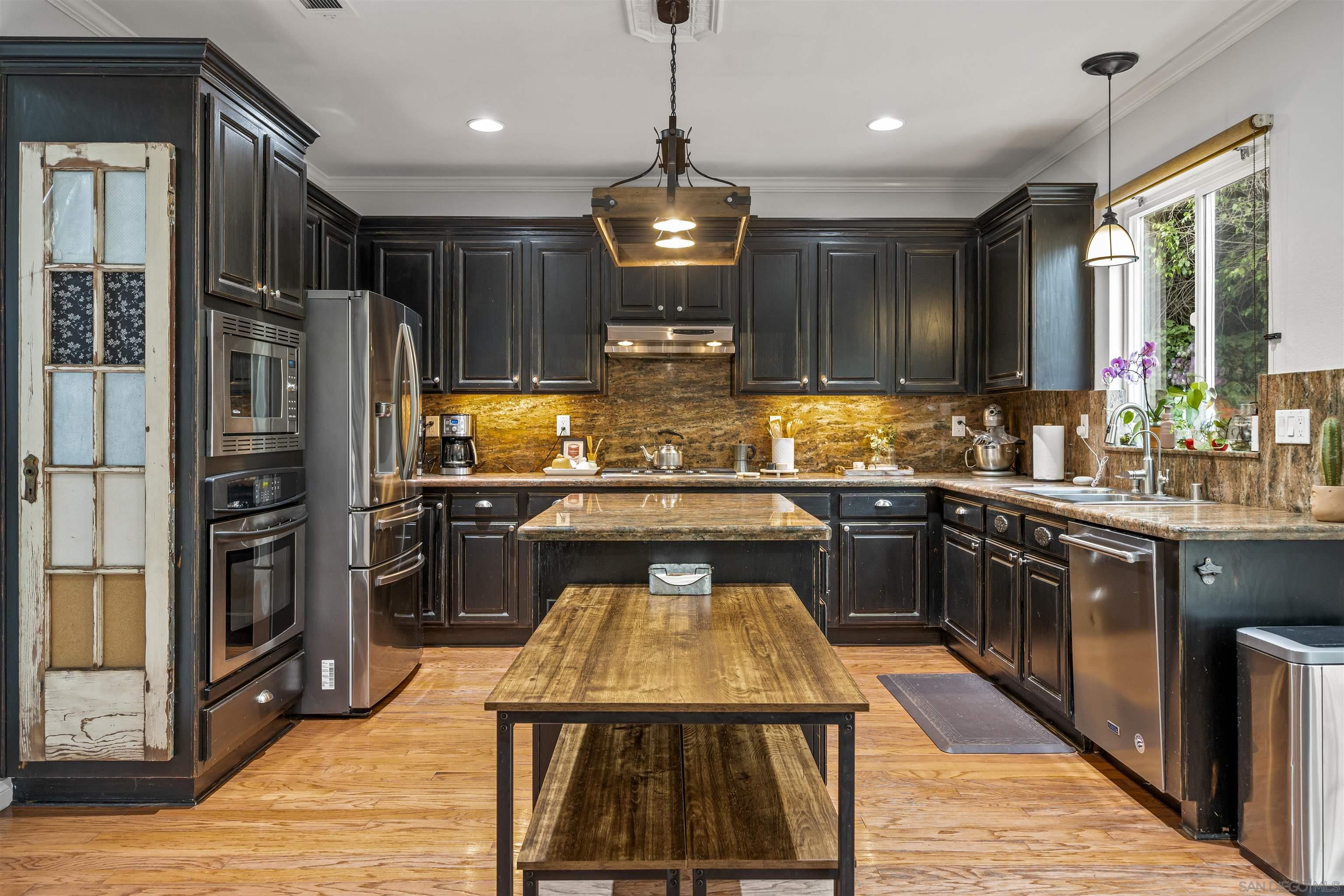 Detail Gallery Image 1 of 1 For 1722  Bouquet Canyon Rd, Chula Vista,  CA 91913 - 5 Beds | 2/1 Baths