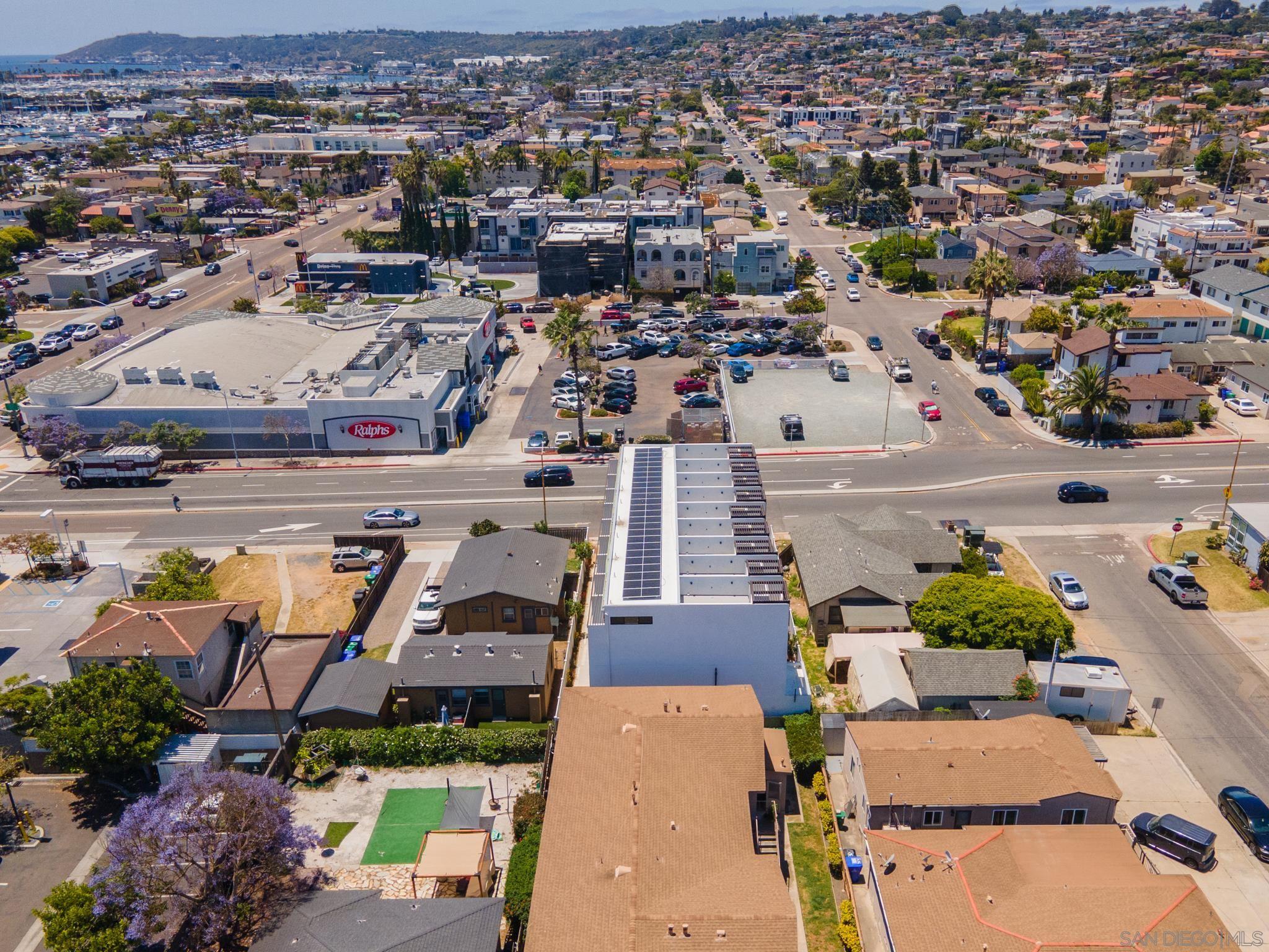 Detail Gallery Image 11 of 13 For 3046  Nimitz Boulevard, San Diego,  CA 92106 - – Beds | – Baths