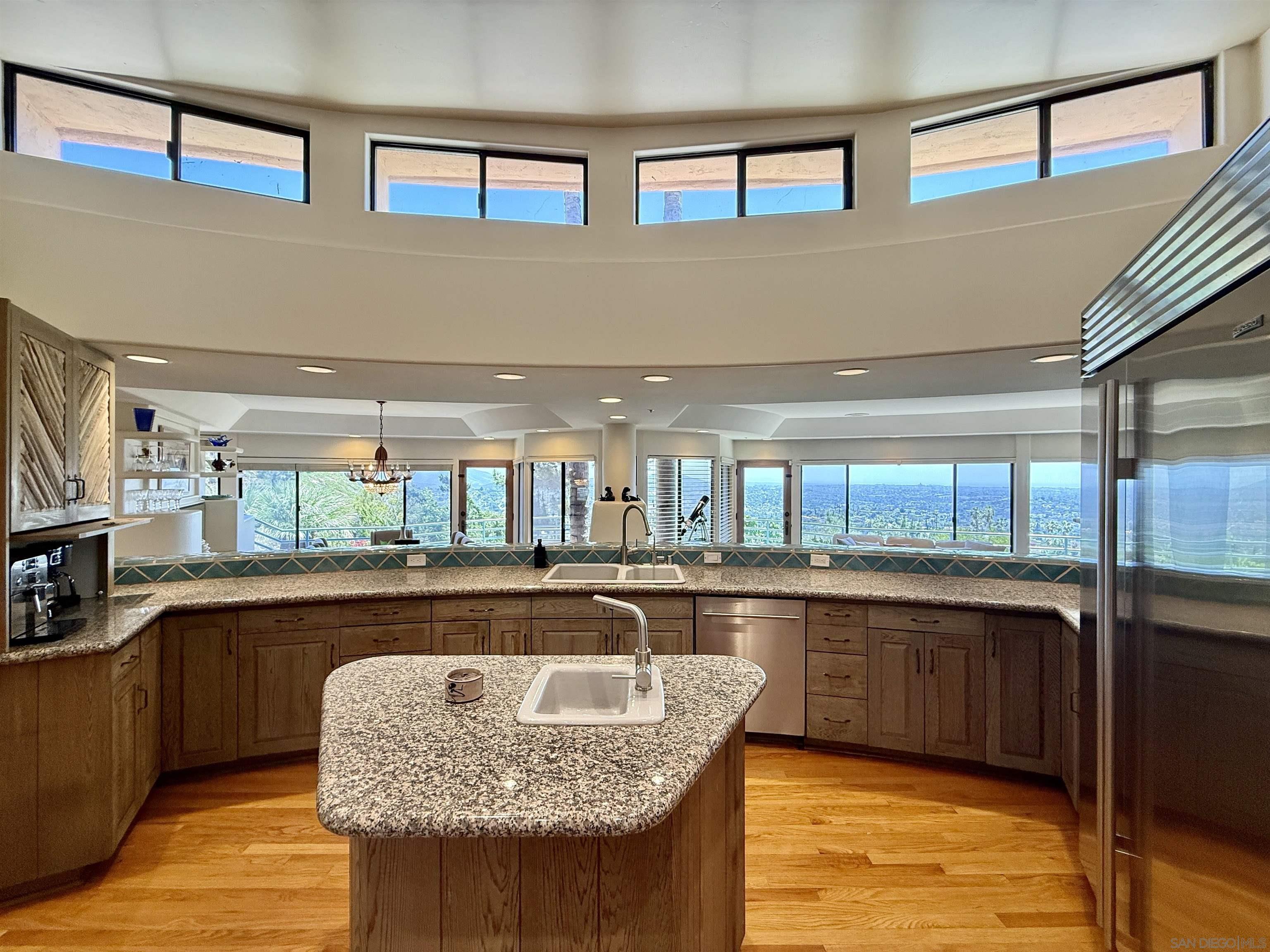 Detail Gallery Image 11 of 36 For 9918  Heavenly Way, La Mesa,  CA 91941 - 6 Beds | 4/1 Baths