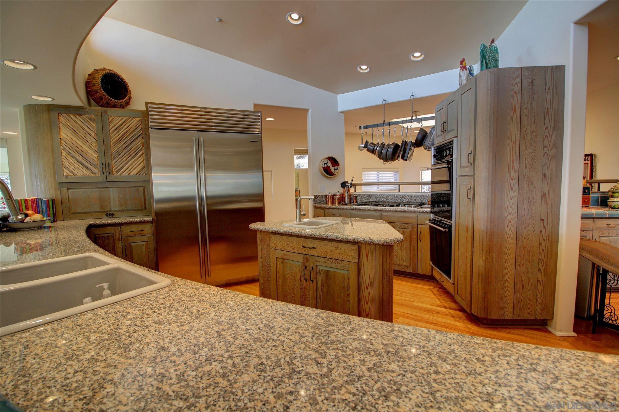 Detail Gallery Image 15 of 36 For 9918  Heavenly Way, La Mesa,  CA 91941 - 6 Beds | 4/1 Baths