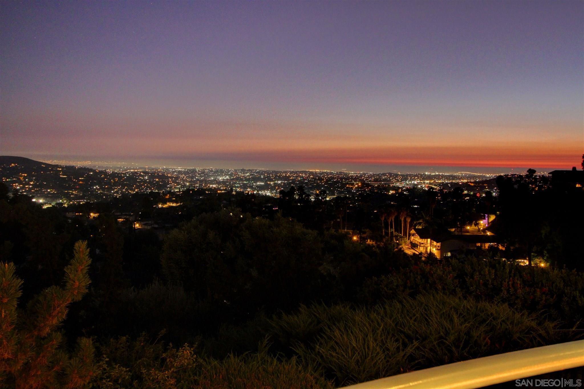 Detail Gallery Image 2 of 36 For 9918  Heavenly Way, La Mesa,  CA 91941 - 6 Beds | 4/1 Baths