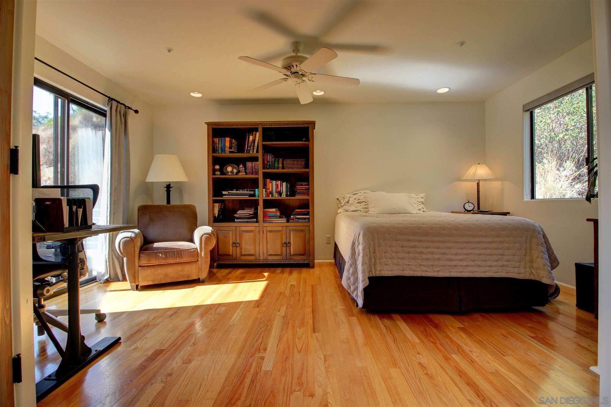 Detail Gallery Image 22 of 36 For 9918  Heavenly Way, La Mesa,  CA 91941 - 6 Beds | 4/1 Baths