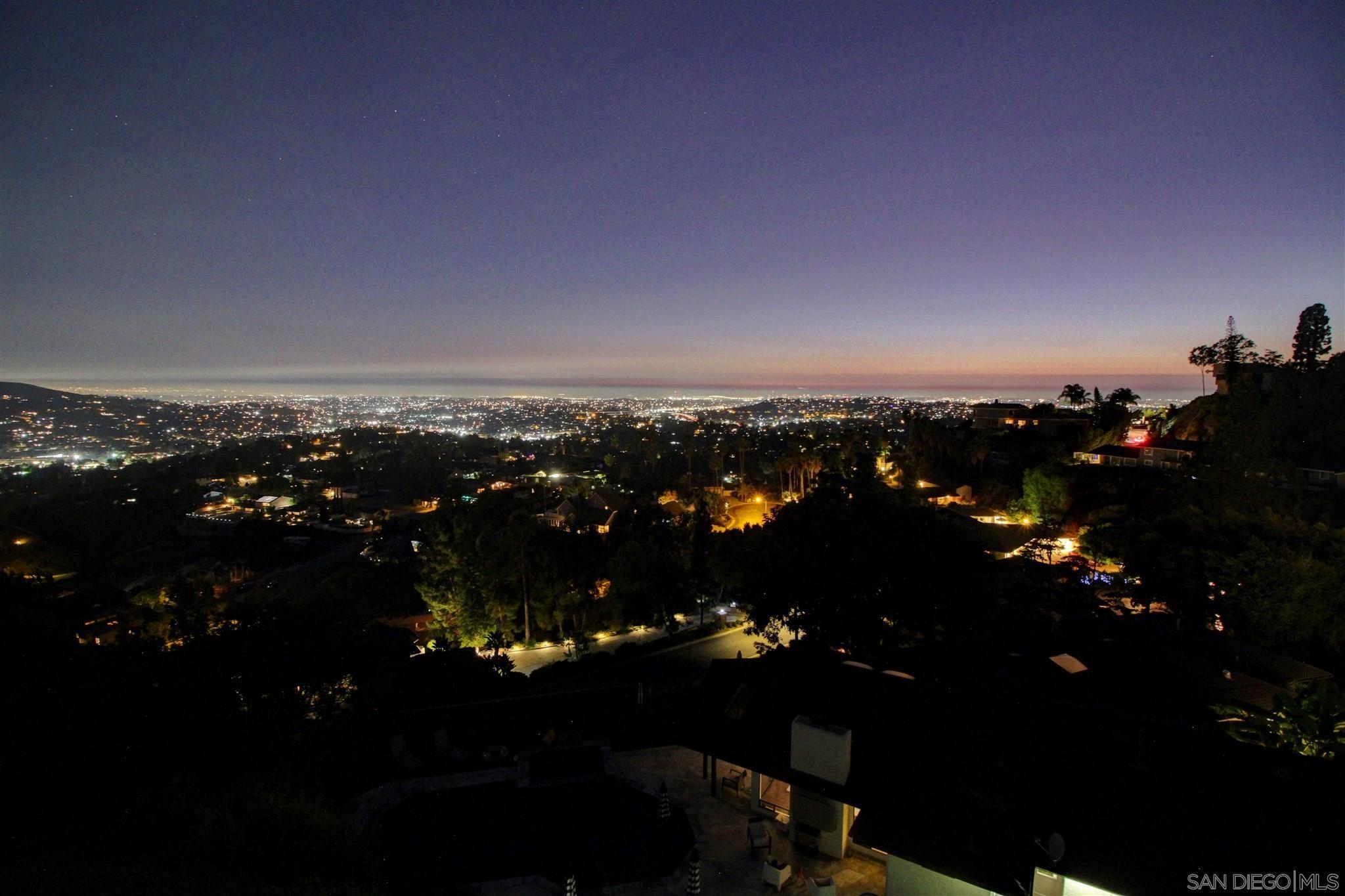 Detail Gallery Image 3 of 36 For 9918  Heavenly Way, La Mesa,  CA 91941 - 6 Beds | 4/1 Baths