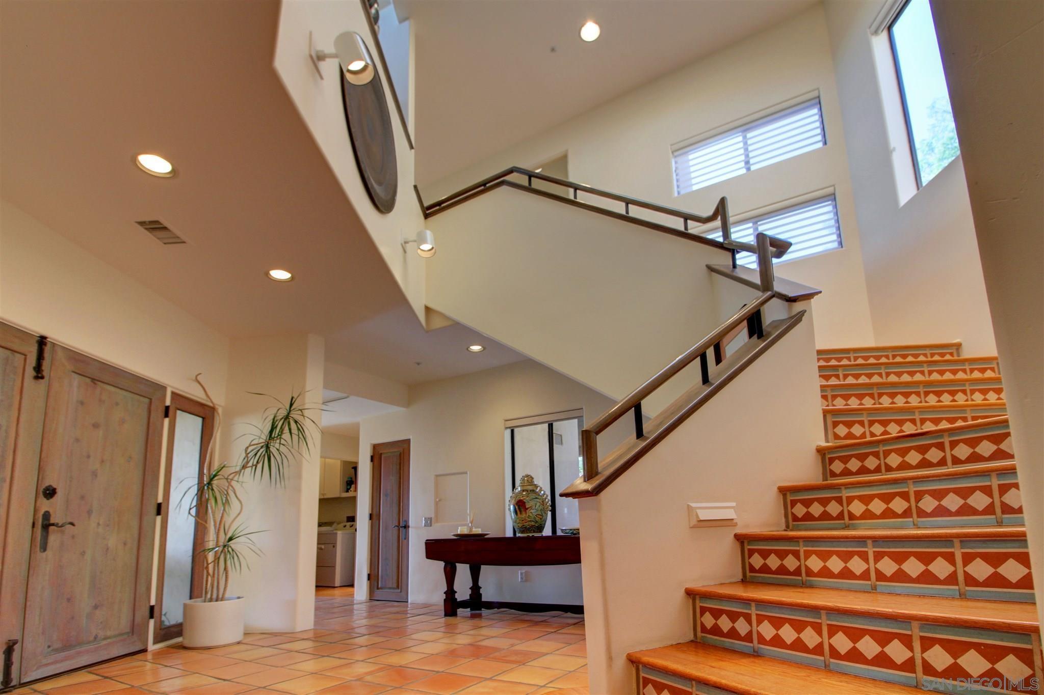 Detail Gallery Image 25 of 36 For 9918  Heavenly Way, La Mesa,  CA 91941 - 6 Beds | 4/1 Baths