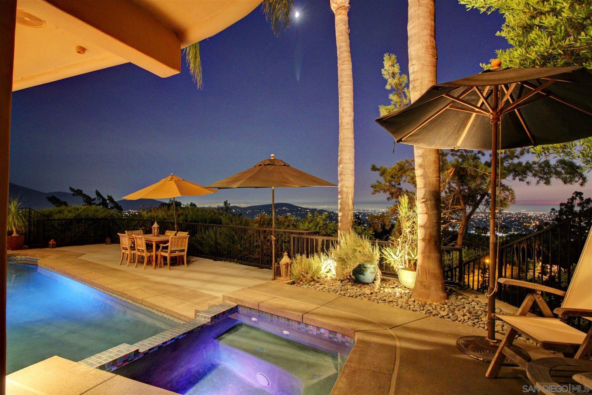 Detail Gallery Image 7 of 36 For 9918  Heavenly Way, La Mesa,  CA 91941 - 6 Beds | 4/1 Baths