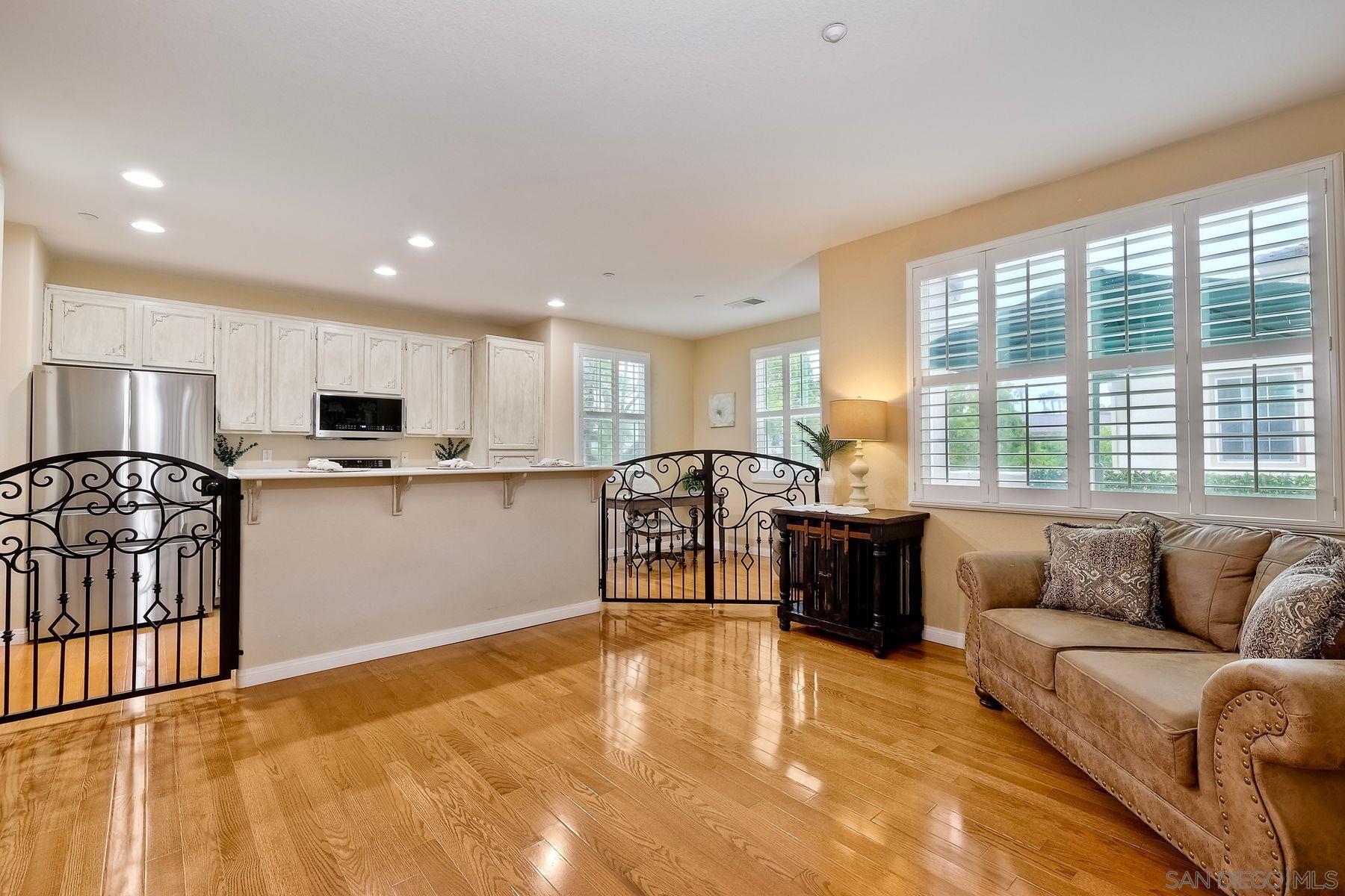 Detail Gallery Image 1 of 1 For 1297  Fools Gold  #4,  Chula Vista,  CA 91913 - 2 Beds | 2 Baths