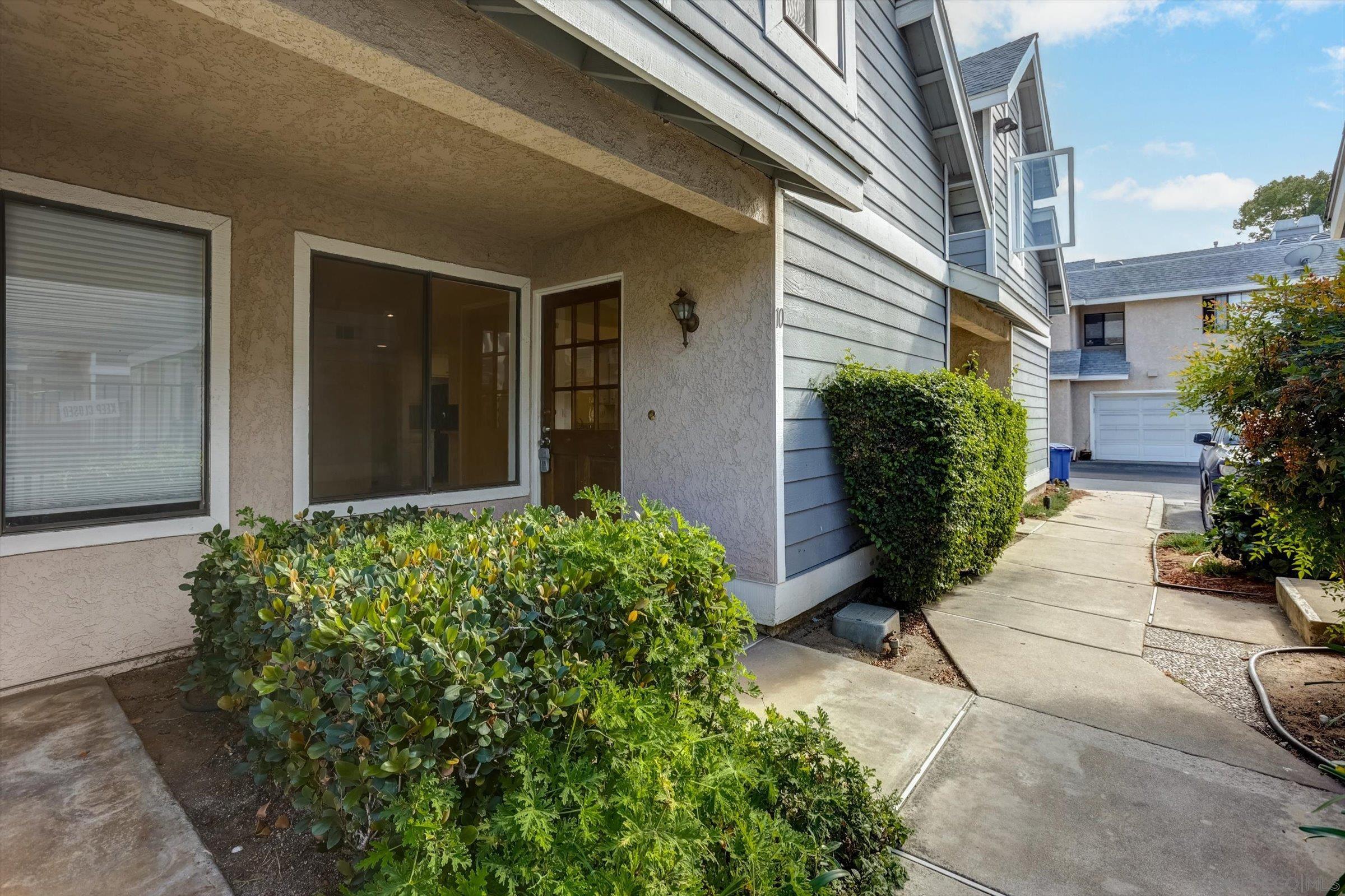 Detail Gallery Image 3 of 41 For 13230  Johannesberg Way  #10,  Poway,  CA 92064 - 3 Beds | 2/1 Baths