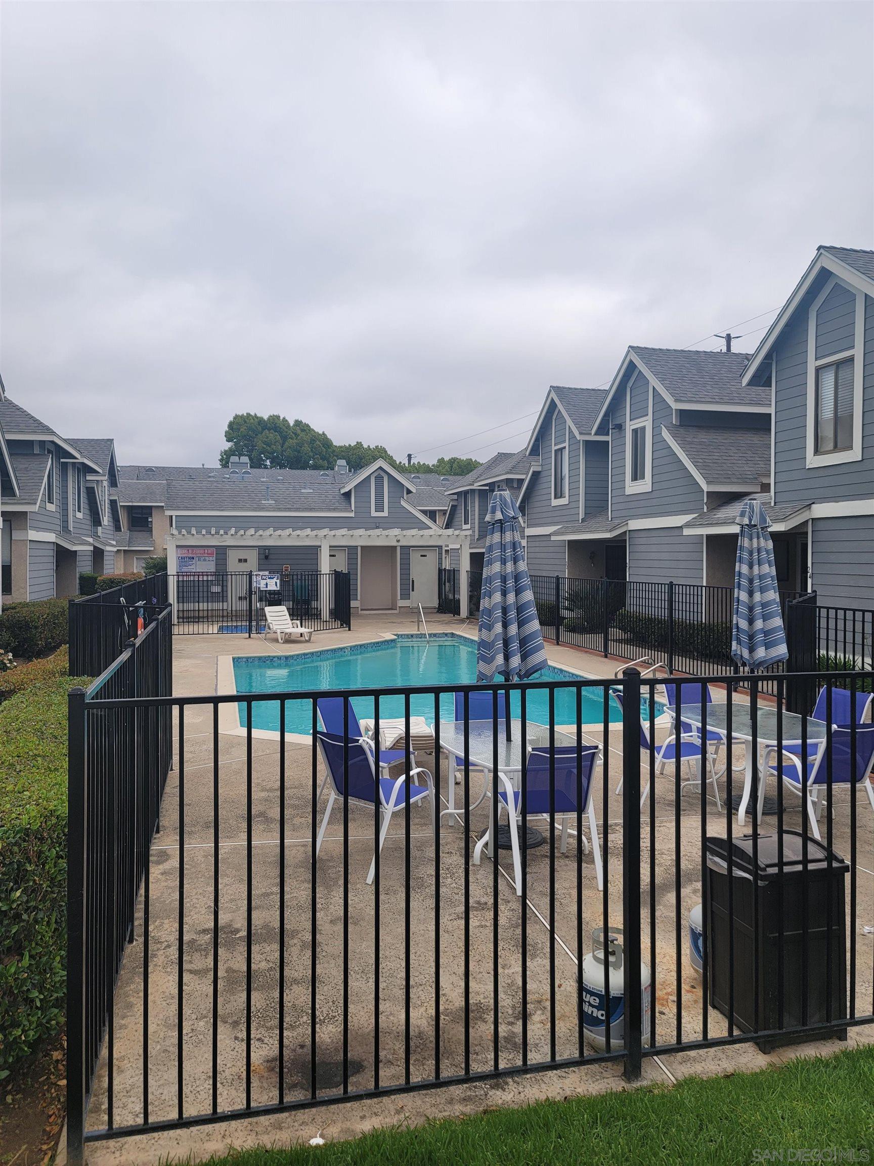 Detail Gallery Image 40 of 41 For 13230  Johannesberg Way  #10,  Poway,  CA 92064 - 3 Beds | 2/1 Baths