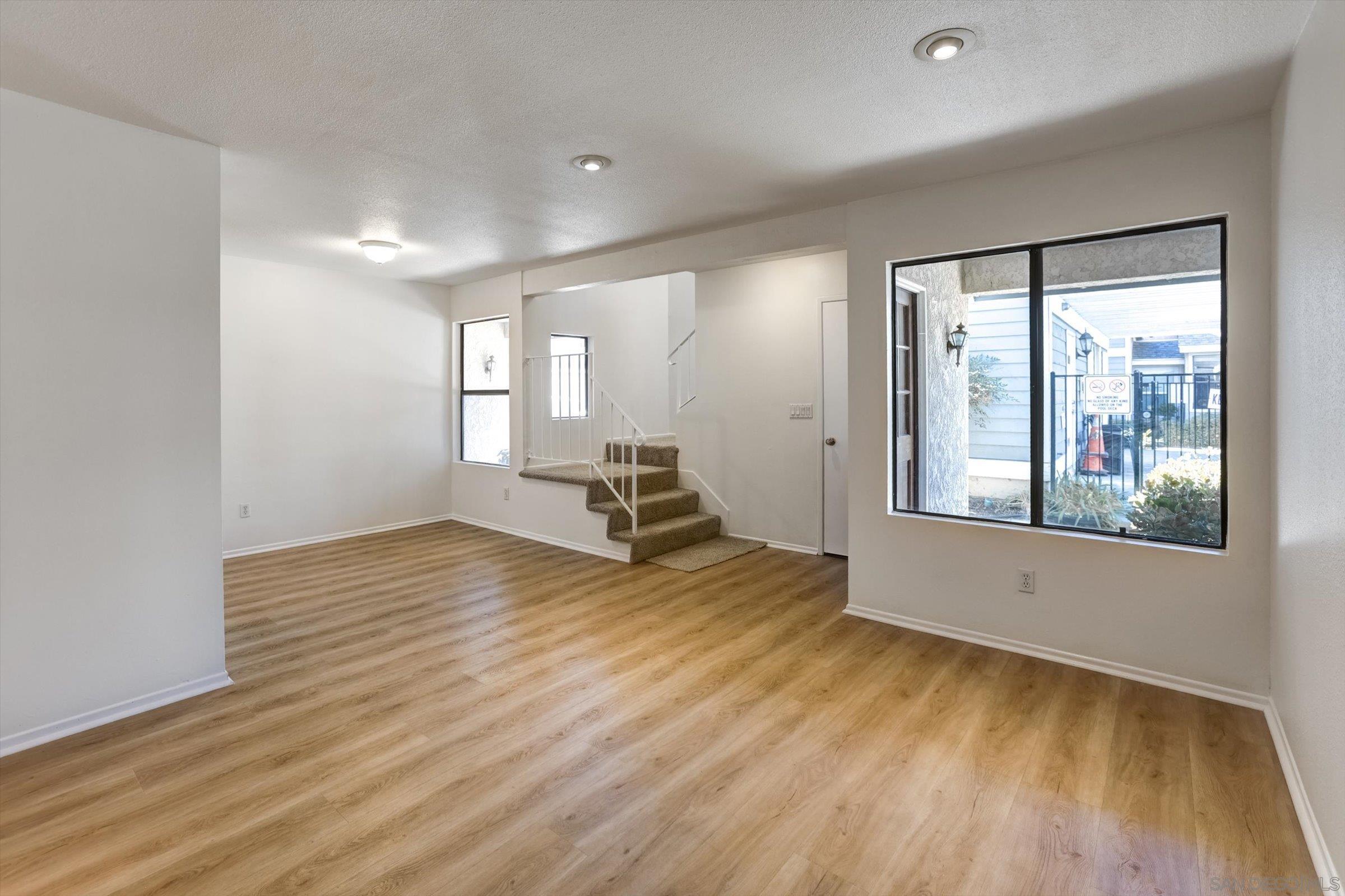 Detail Gallery Image 7 of 41 For 13230  Johannesberg Way  #10,  Poway,  CA 92064 - 3 Beds | 2/1 Baths