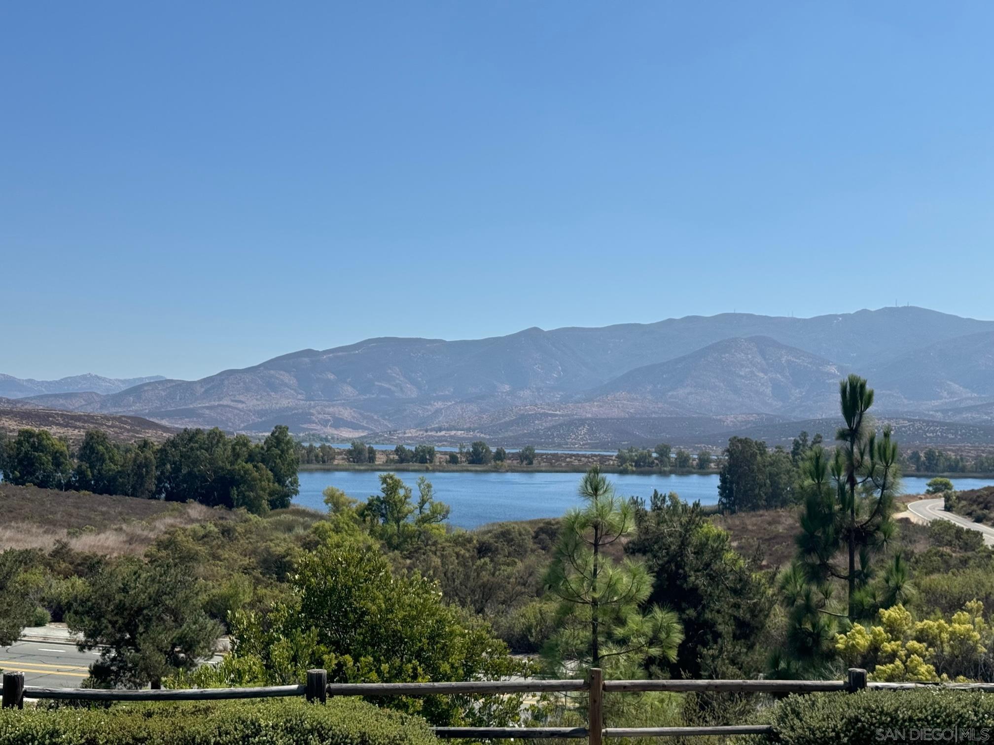 Detail Gallery Image 2 of 3 For 1328 N Paradise Ridge Way, Chula Vista,  CA 91915 - 4 Beds | 3/1 Baths