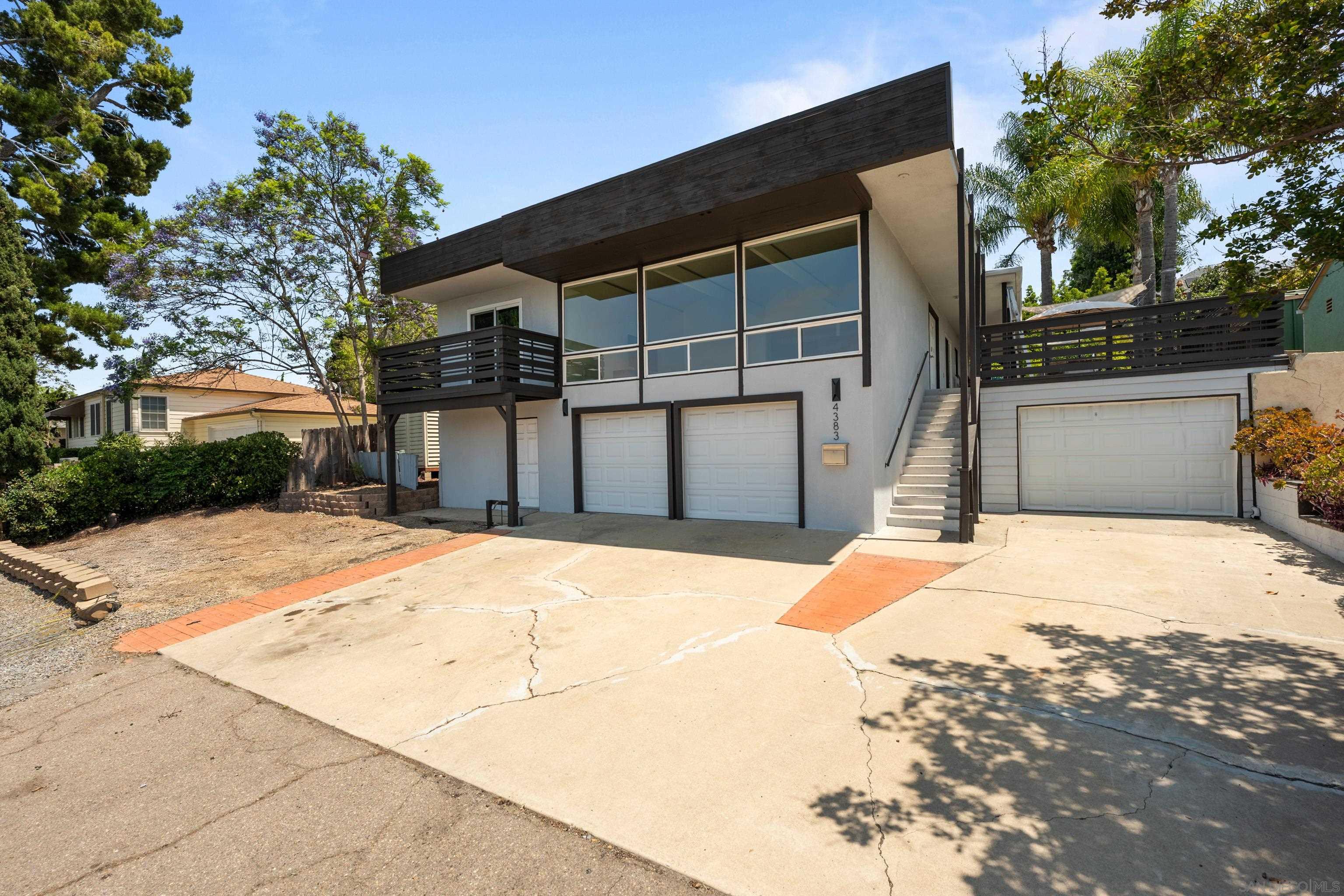 Detail Gallery Image 1 of 1 For 4383  Maple Ave, La Mesa,  CA 91941 - 4 Beds | 3 Baths