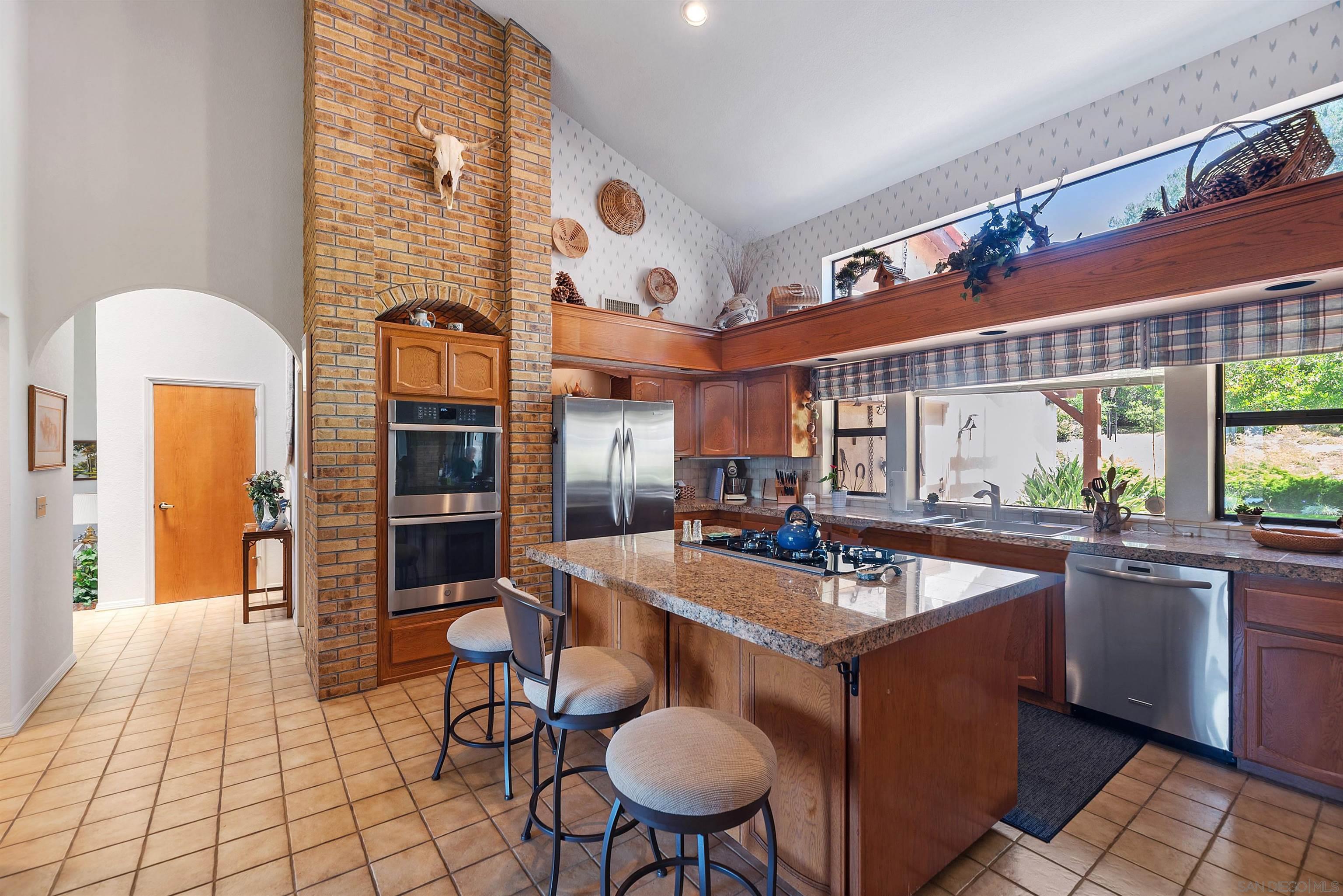 Front Image Thumbnail for SD250030011