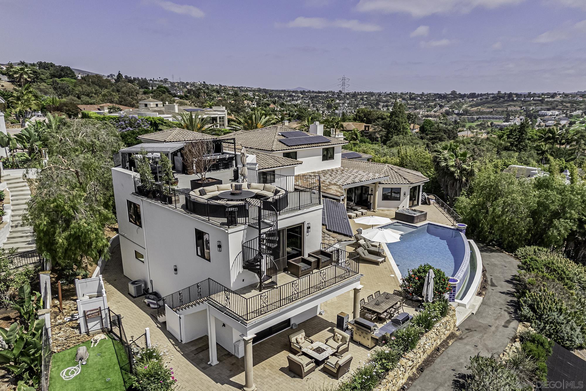 Detail Gallery Image 12 of 74 For 7335  El Fuerte St, Carlsbad,  CA 92009 - 9 Beds | 7/1 Baths