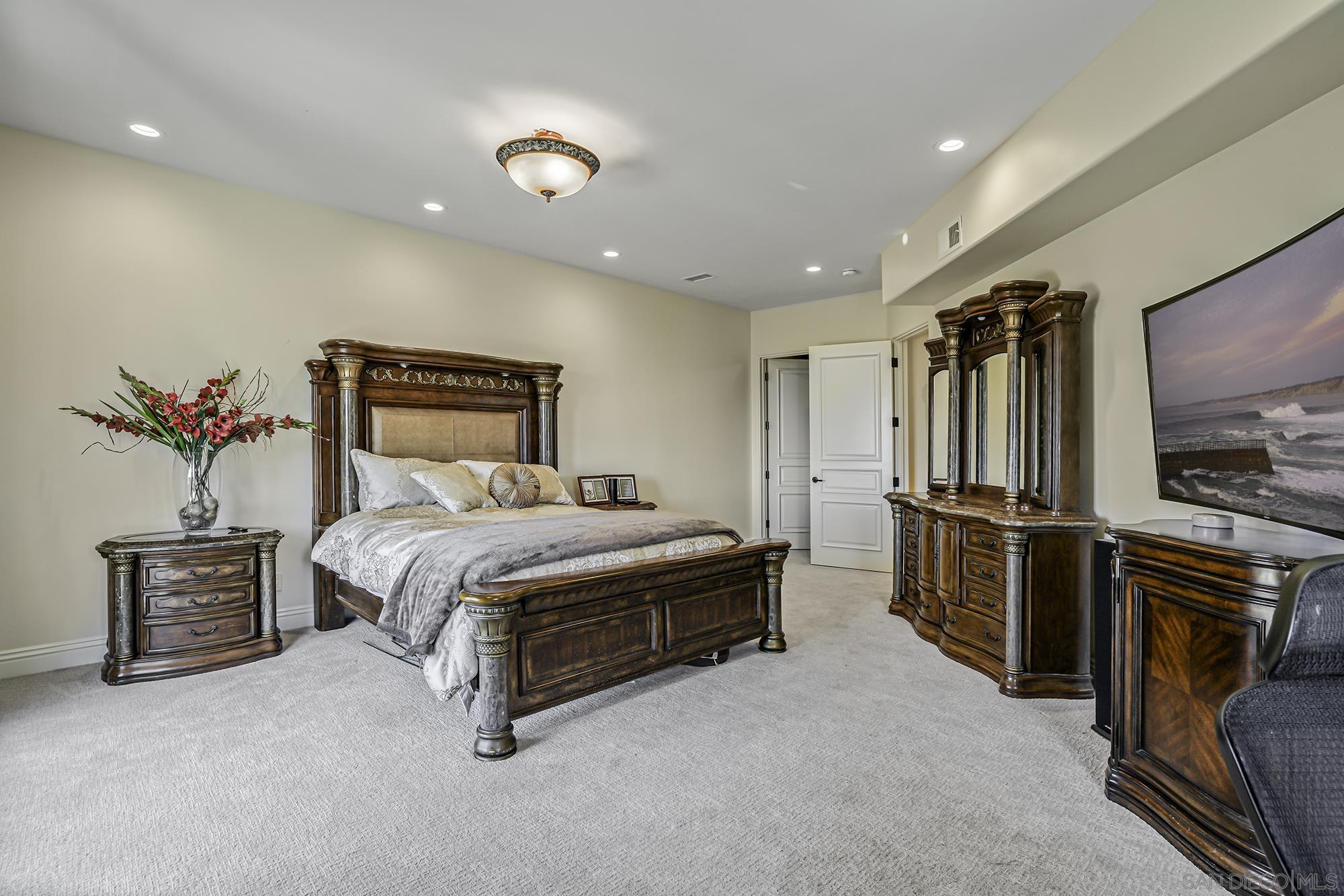 Detail Gallery Image 38 of 74 For 7335  El Fuerte St, Carlsbad,  CA 92009 - 9 Beds | 7/1 Baths