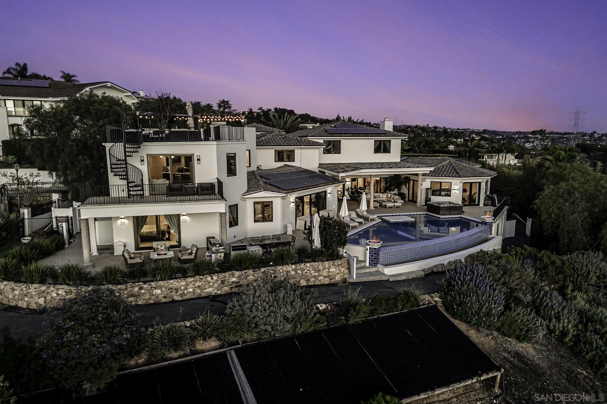 Detail Gallery Image 5 of 74 For 7335  El Fuerte St, Carlsbad,  CA 92009 - 9 Beds | 7/1 Baths