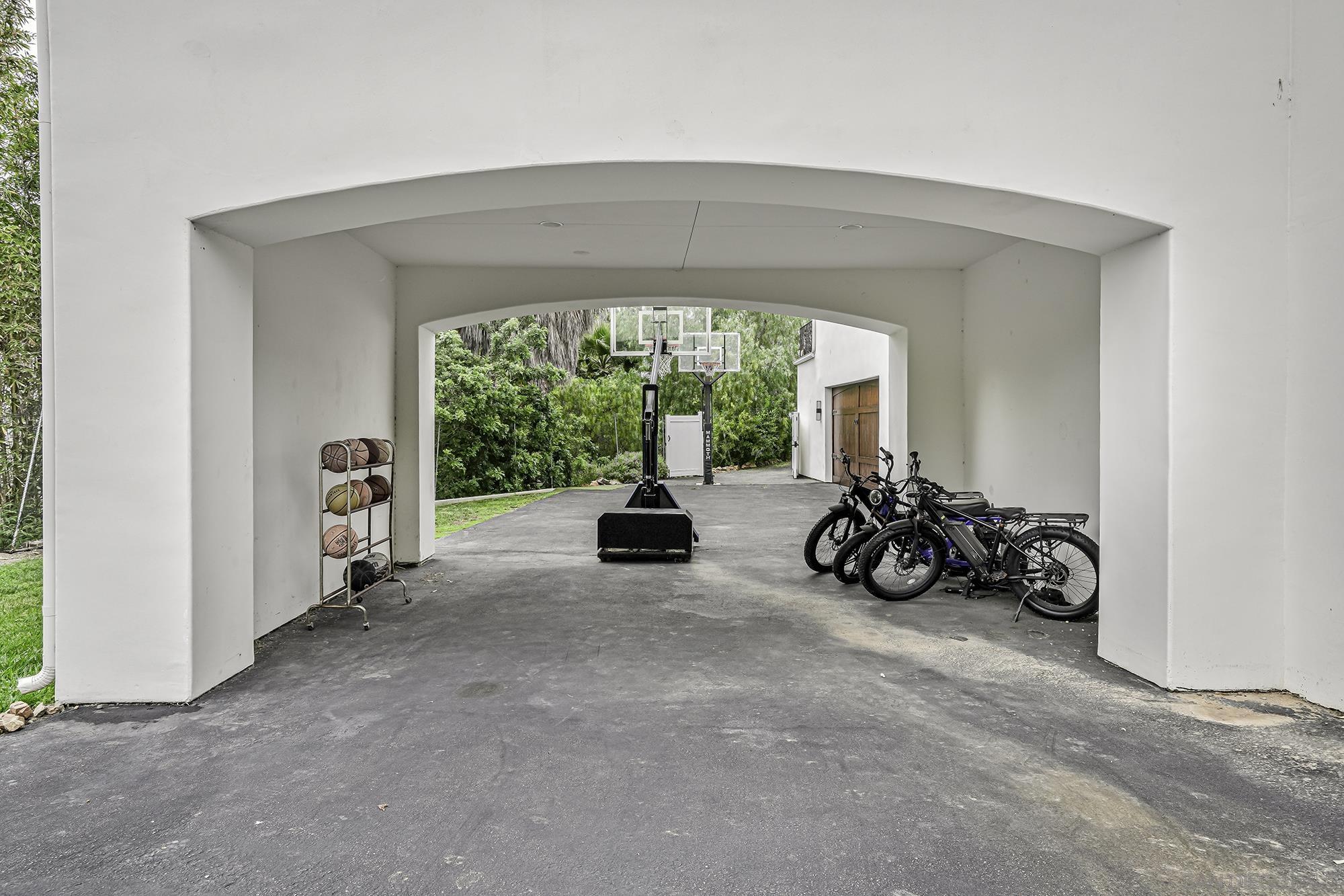 Detail Gallery Image 65 of 74 For 7335  El Fuerte St, Carlsbad,  CA 92009 - 9 Beds | 7/1 Baths