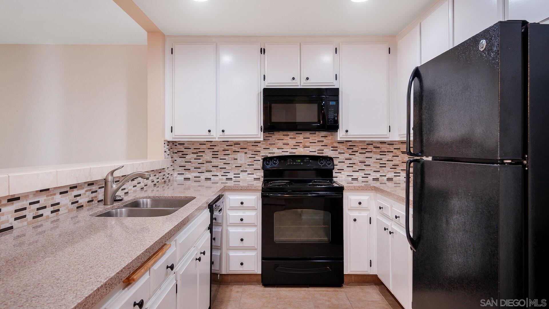 Detail Gallery Image 7 of 26 For 12515  Oaks North Dr.  226, San Diego,  CA 92128 - 2 Beds | 2 Baths