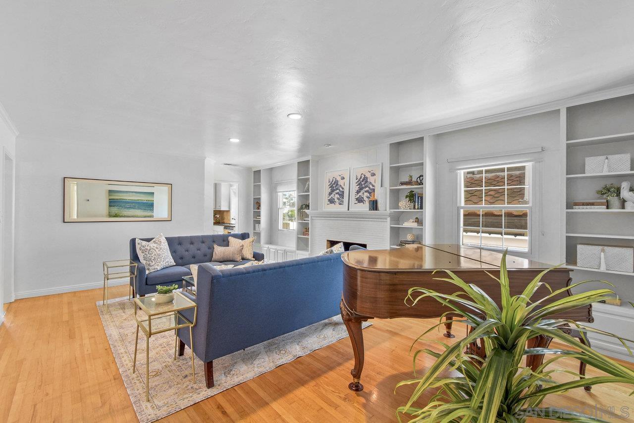 Front Image Thumbnail for SD250030198