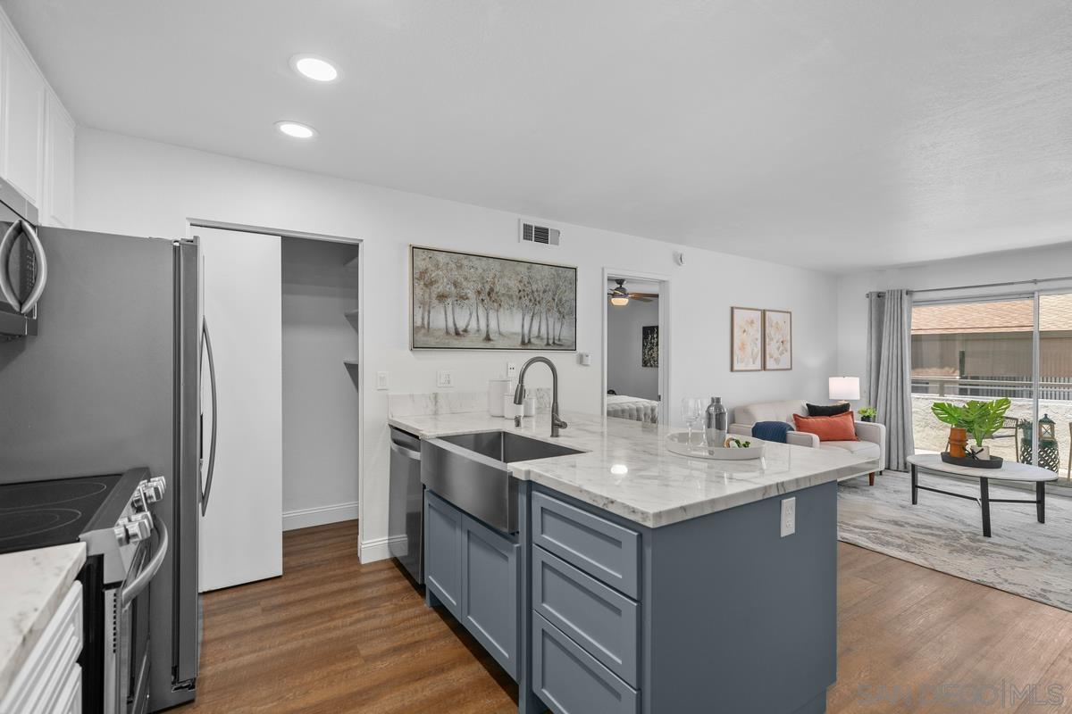 Detail Gallery Image 1 of 1 For 21981  Rimhurst Dr.  #L,  Lake Forest,  CA 92630 - 1 Beds | 1 Baths