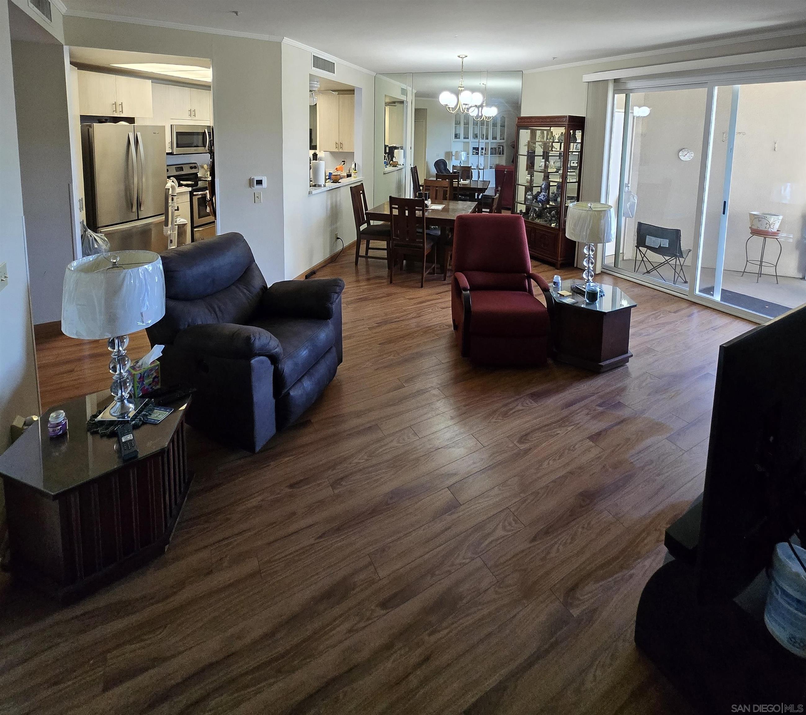 Detail Gallery Image 13 of 30 For 4701  Date  #205,  La Mesa,  CA 91942 - 3 Beds | 2 Baths