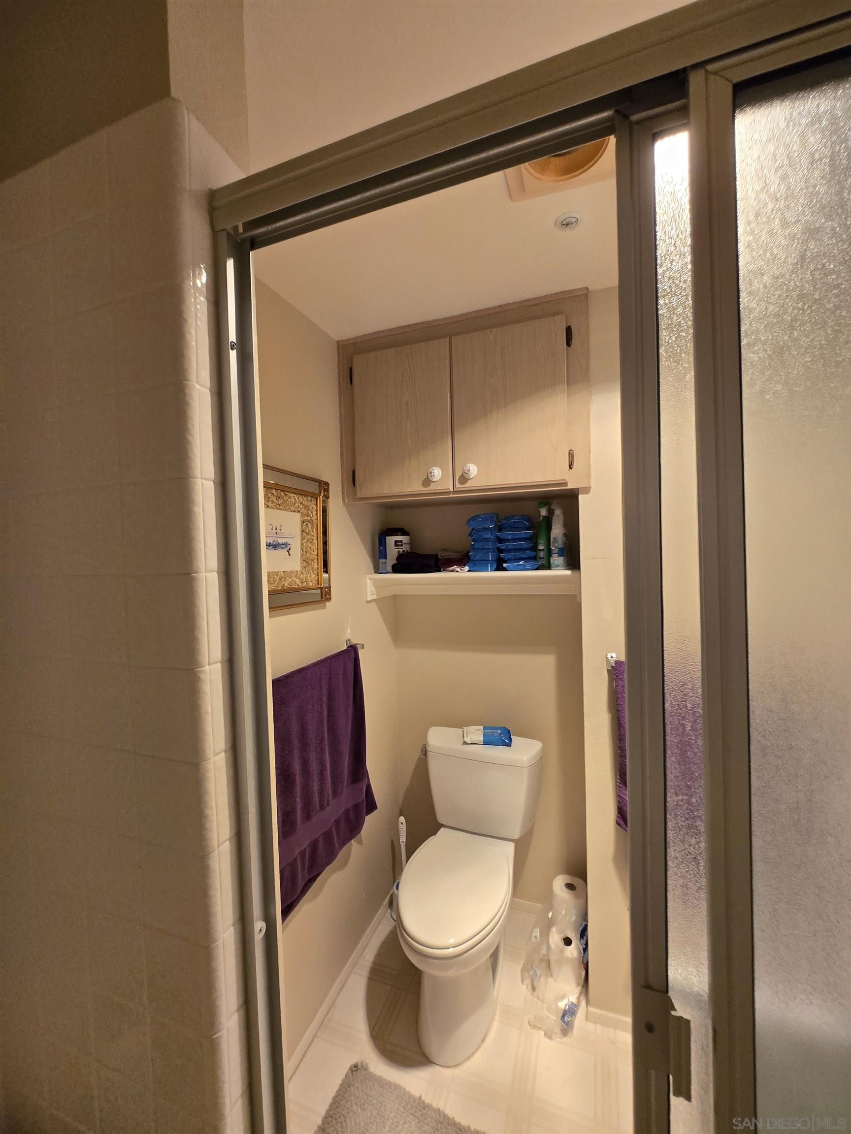 Detail Gallery Image 17 of 30 For 4701  Date  #205,  La Mesa,  CA 91942 - 3 Beds | 2 Baths