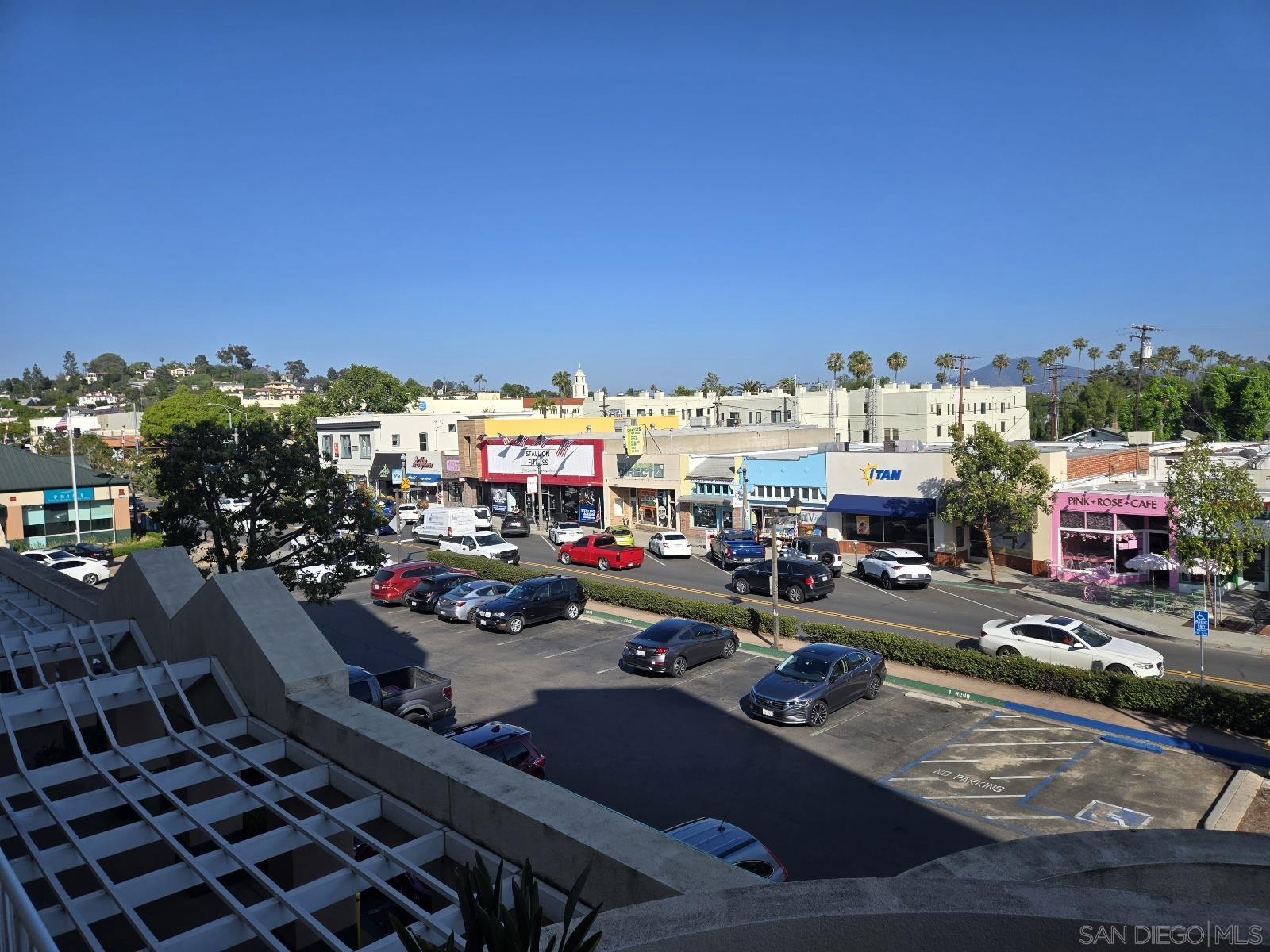 Detail Gallery Image 20 of 30 For 4701  Date  #205,  La Mesa,  CA 91942 - 3 Beds | 2 Baths