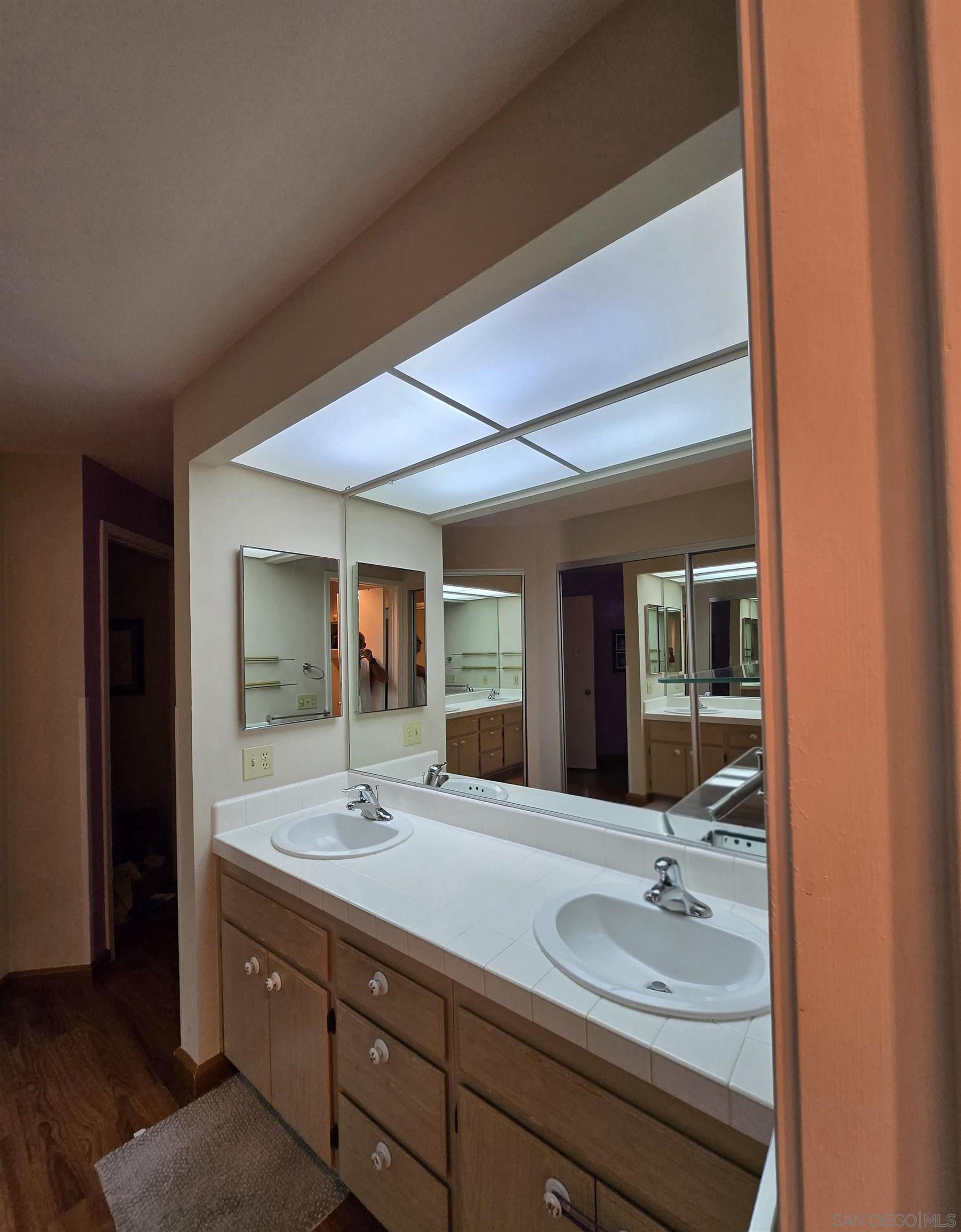 Detail Gallery Image 22 of 30 For 4701  Date  #205,  La Mesa,  CA 91942 - 3 Beds | 2 Baths