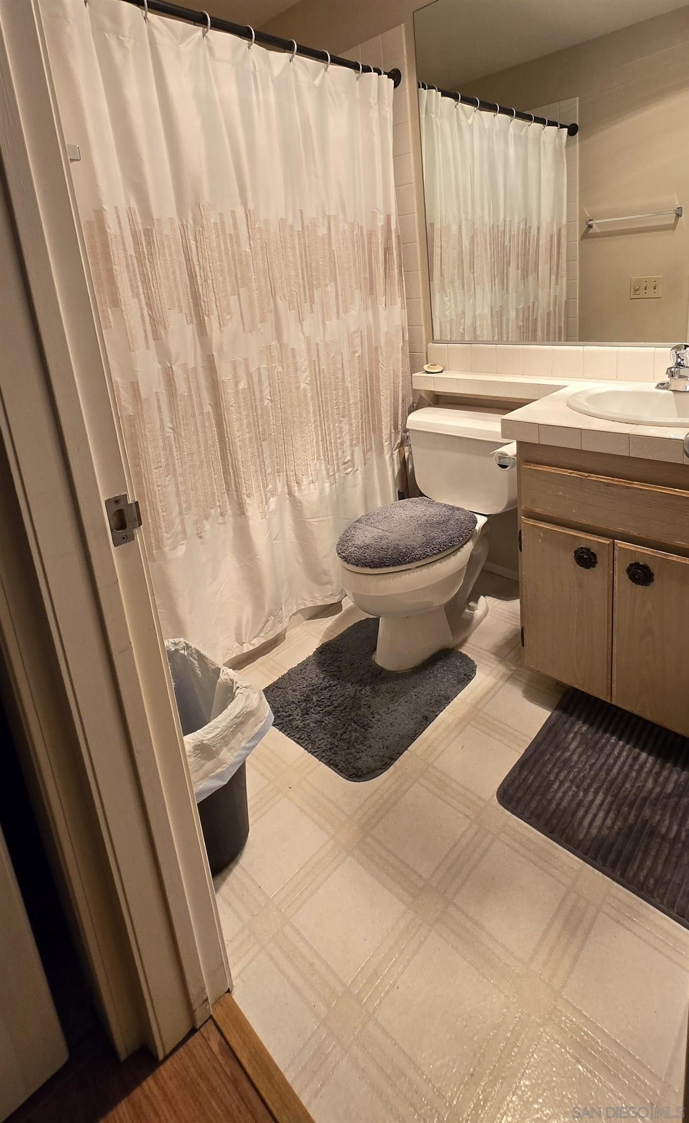 Detail Gallery Image 6 of 30 For 4701  Date  #205,  La Mesa,  CA 91942 - 3 Beds | 2 Baths