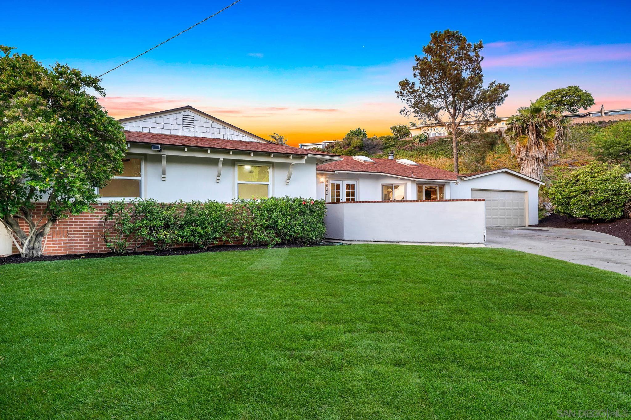 Detail Gallery Image 1 of 1 For 4822  Penrose Court, San Diego,  CA 92110 - 4 Beds | 2 Baths