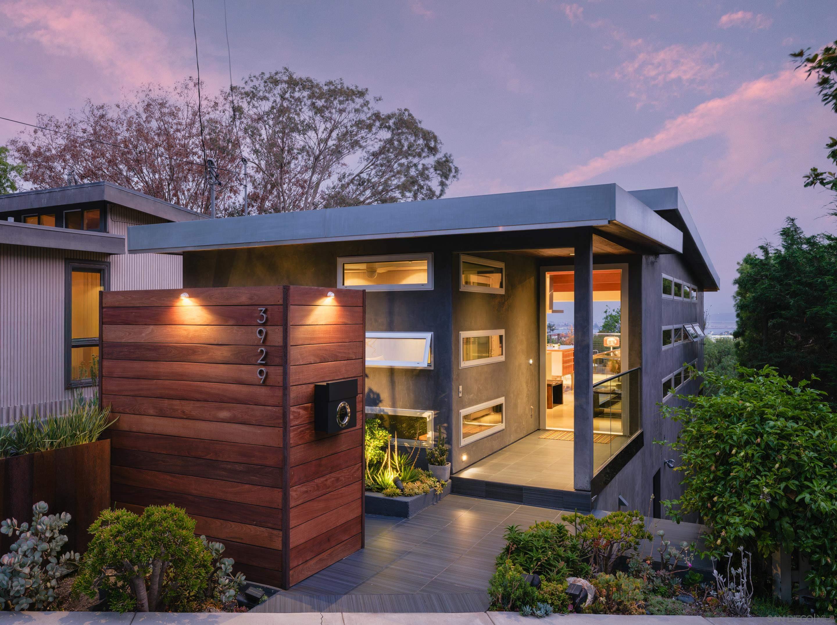 Detail Gallery Image 1 of 1 For 3929  Pringle St, San Diego,  CA 92103 - 4 Beds | 4 Baths