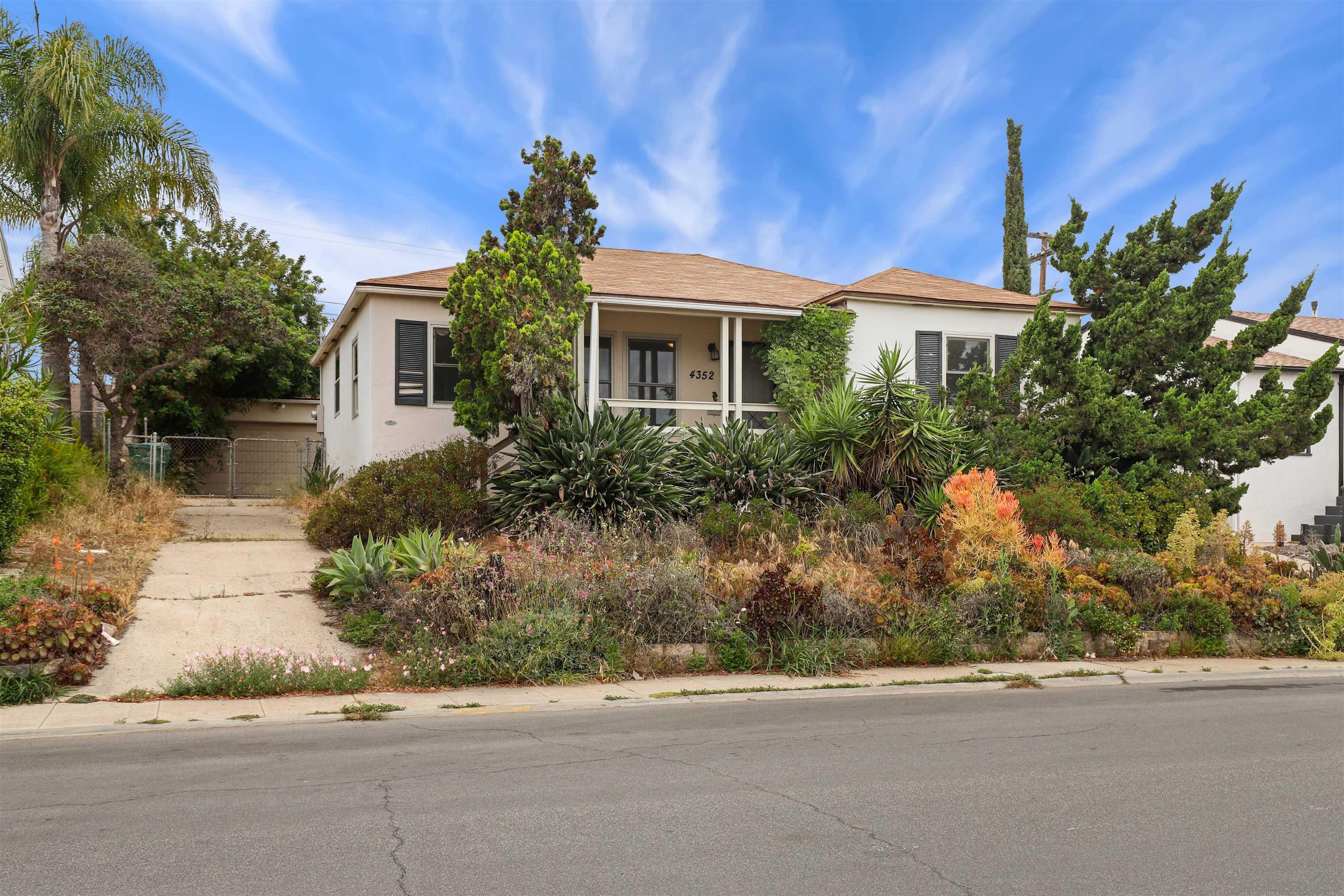 Detail Gallery Image 1 of 1 For 4352  Athens St, San Diego,  CA 92115 - 3 Beds | 2 Baths