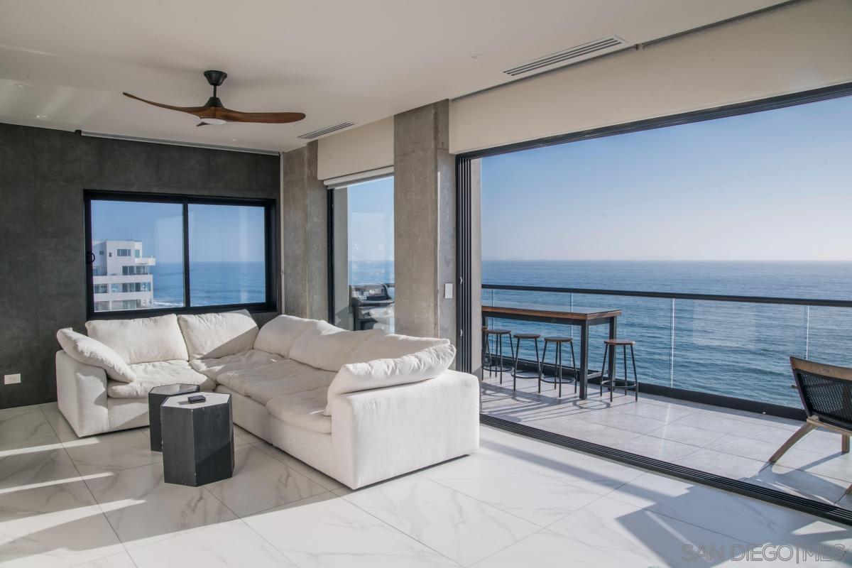 Detail Gallery Image 2 of 30 For 2601  Del Pacifico  #6,  –,  – 99999 - 3 Beds | 2/1 Baths