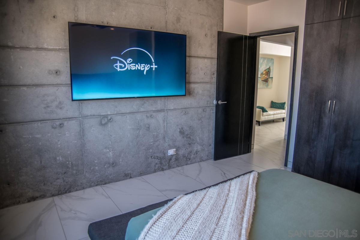 Detail Gallery Image 16 of 30 For 2601  Del Pacifico  #6,  –,  – 99999 - 3 Beds | 2/1 Baths