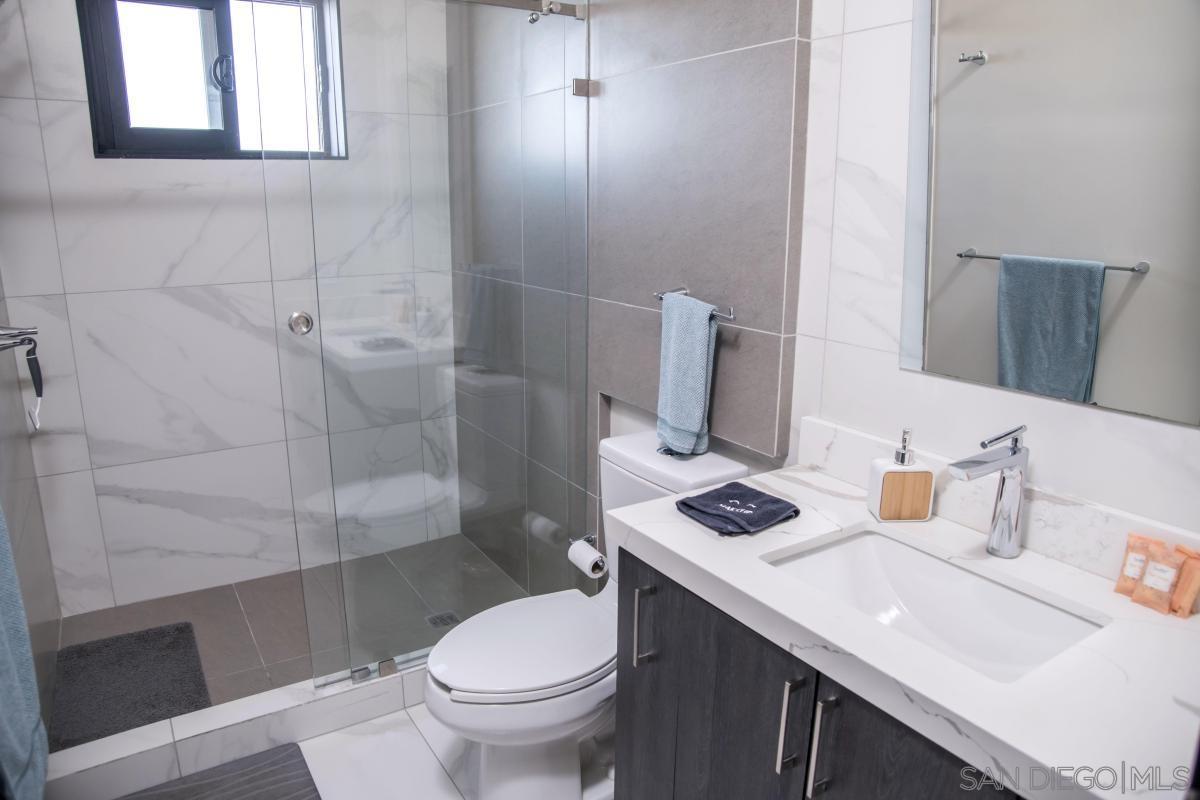 Detail Gallery Image 18 of 30 For 2601  Del Pacifico  #6,  –,  – 99999 - 3 Beds | 2/1 Baths