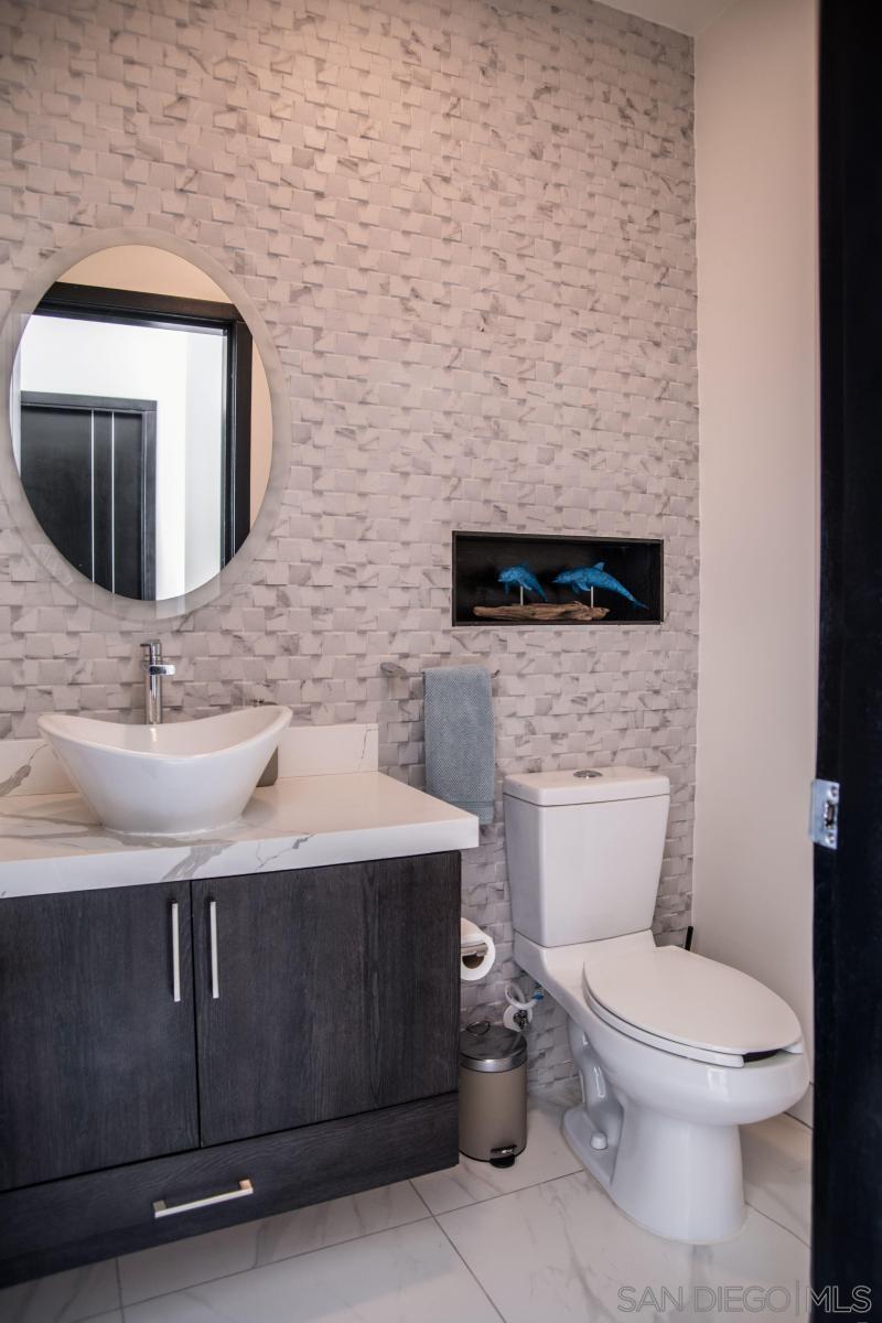 Detail Gallery Image 24 of 30 For 2601  Del Pacifico  #6,  –,  – 99999 - 3 Beds | 2/1 Baths