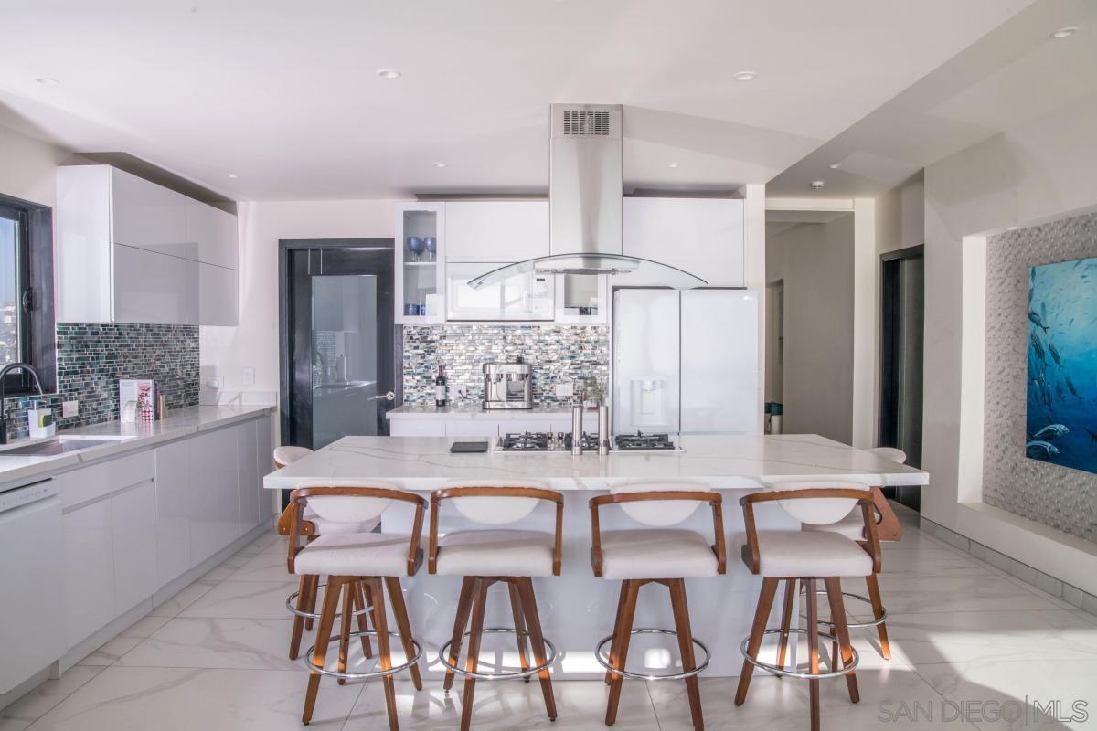 Detail Gallery Image 9 of 30 For 2601  Del Pacifico  #6,  –,  – 99999 - 3 Beds | 2/1 Baths