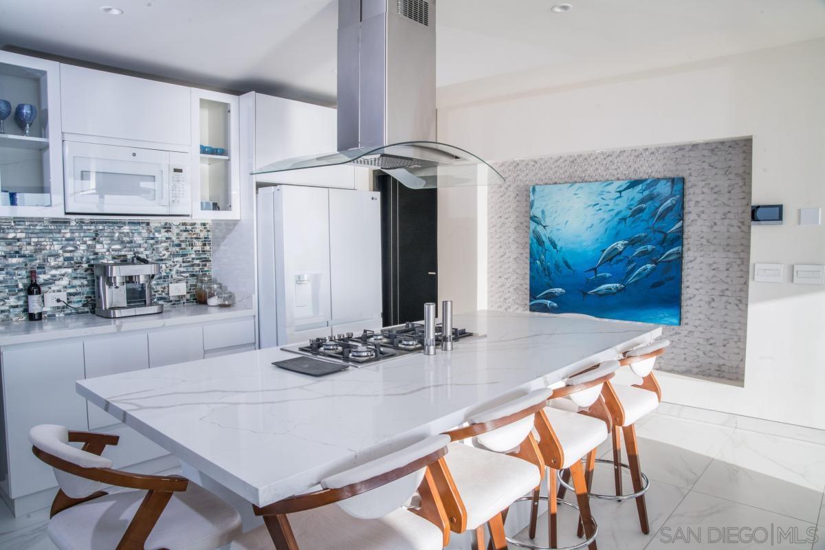 Detail Gallery Image 10 of 30 For 2601  Del Pacifico  #6,  –,  – 99999 - 3 Beds | 2/1 Baths