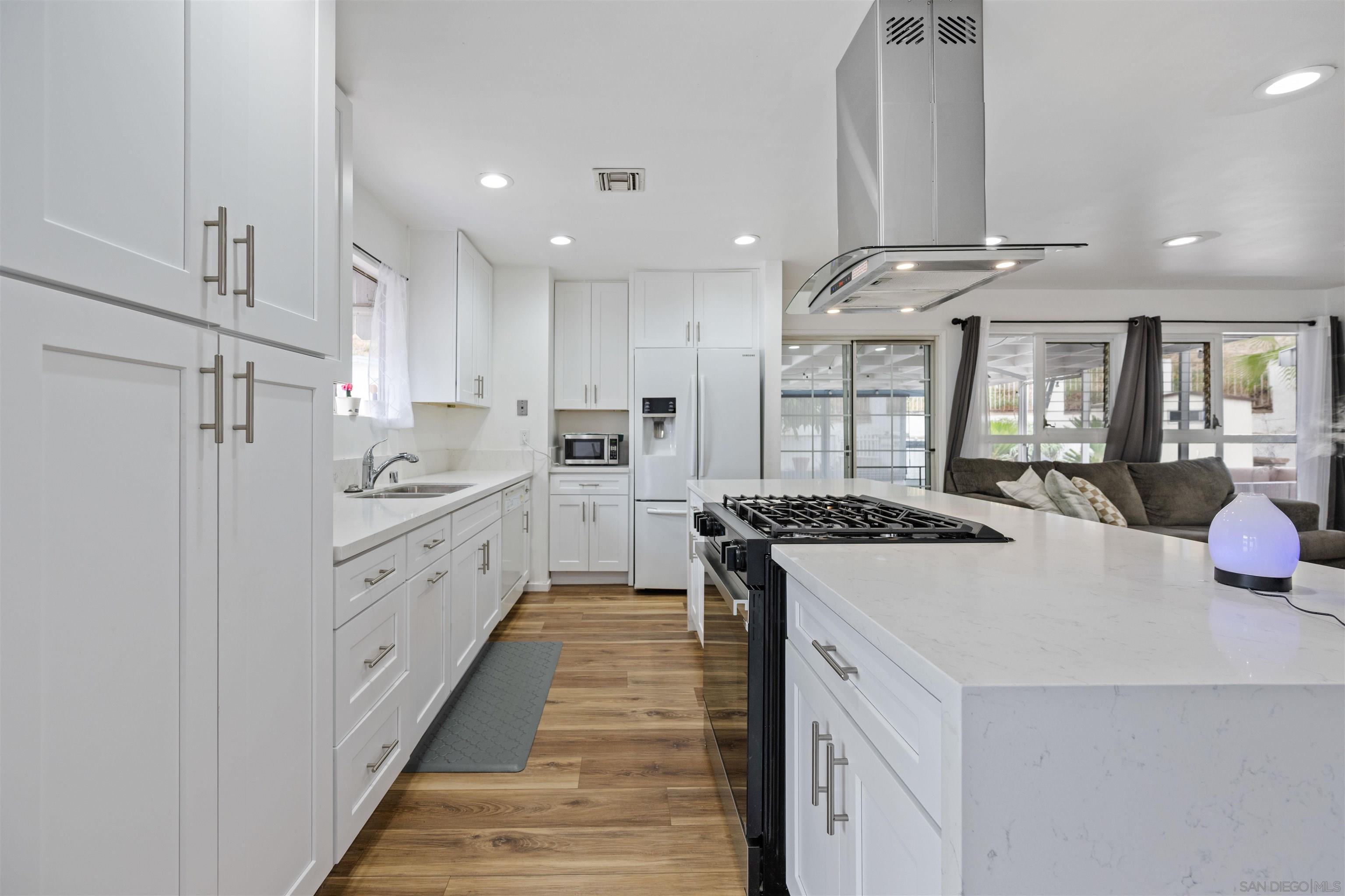 Detail Gallery Image 1 of 1 For 1549  Corta Del Sur, Lemon Grove,  CA 91945 - 3 Beds | 2 Baths