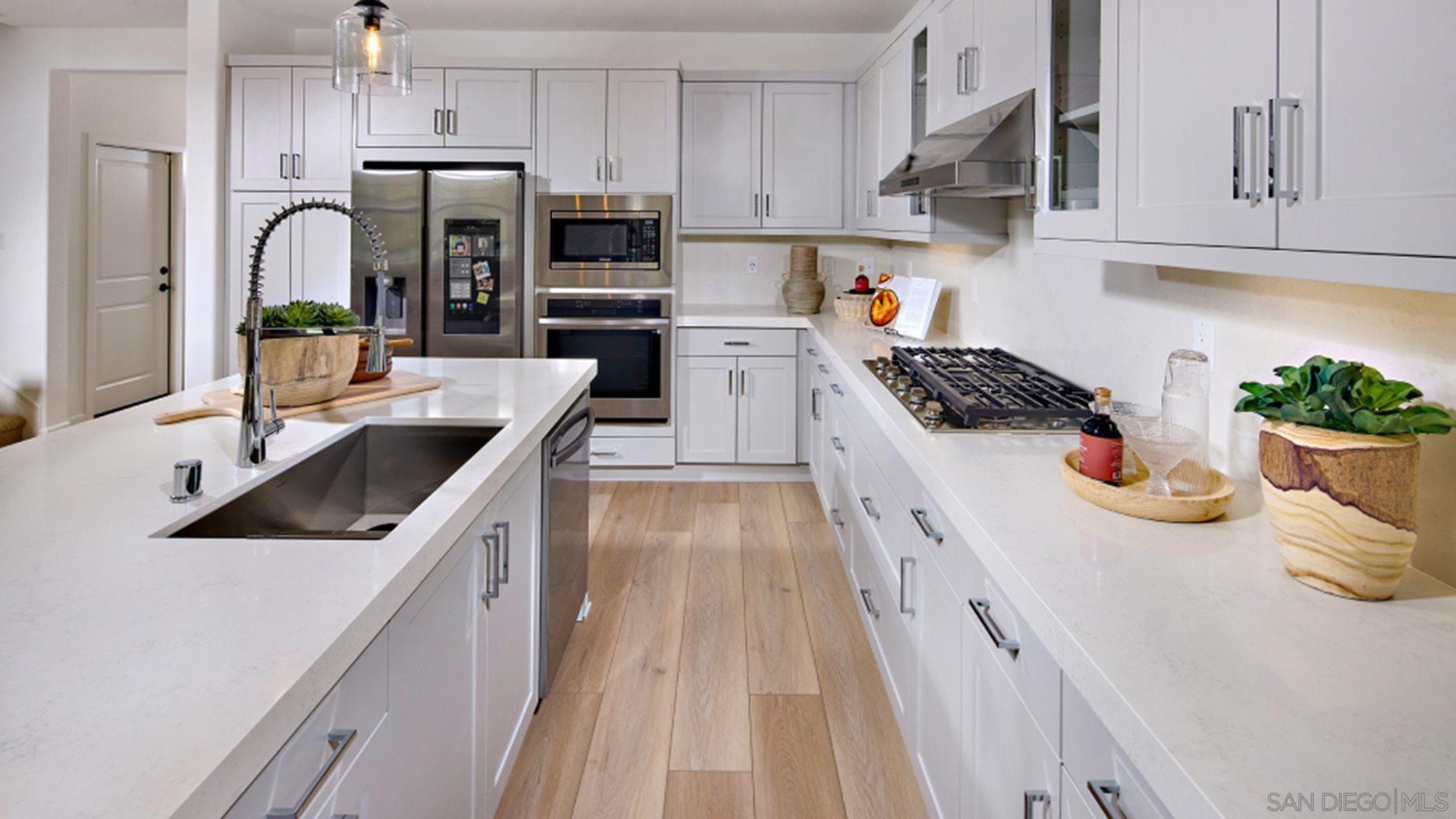 Detail Gallery Image 3 of 17 For 12082  Gavin Way, San Diego,  CA 92129 - 3 Beds | 2/1 Baths