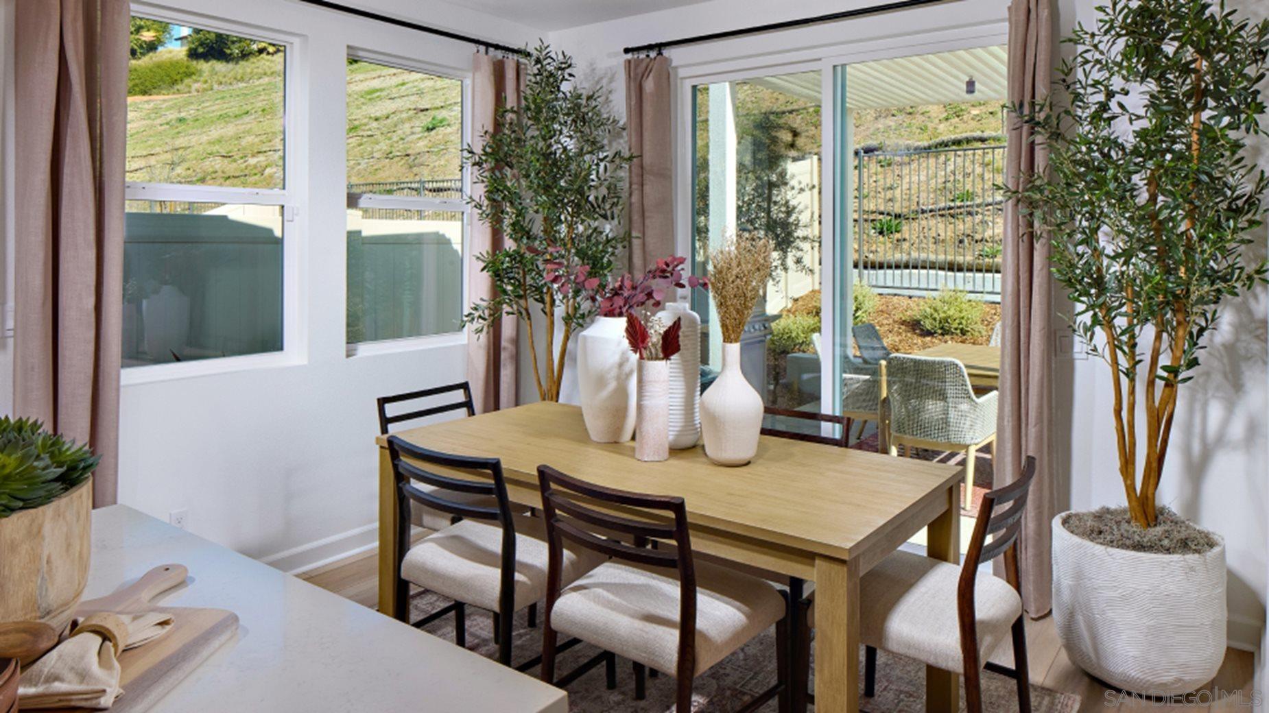 Detail Gallery Image 4 of 17 For 12082  Gavin Way, San Diego,  CA 92129 - 3 Beds | 2/1 Baths