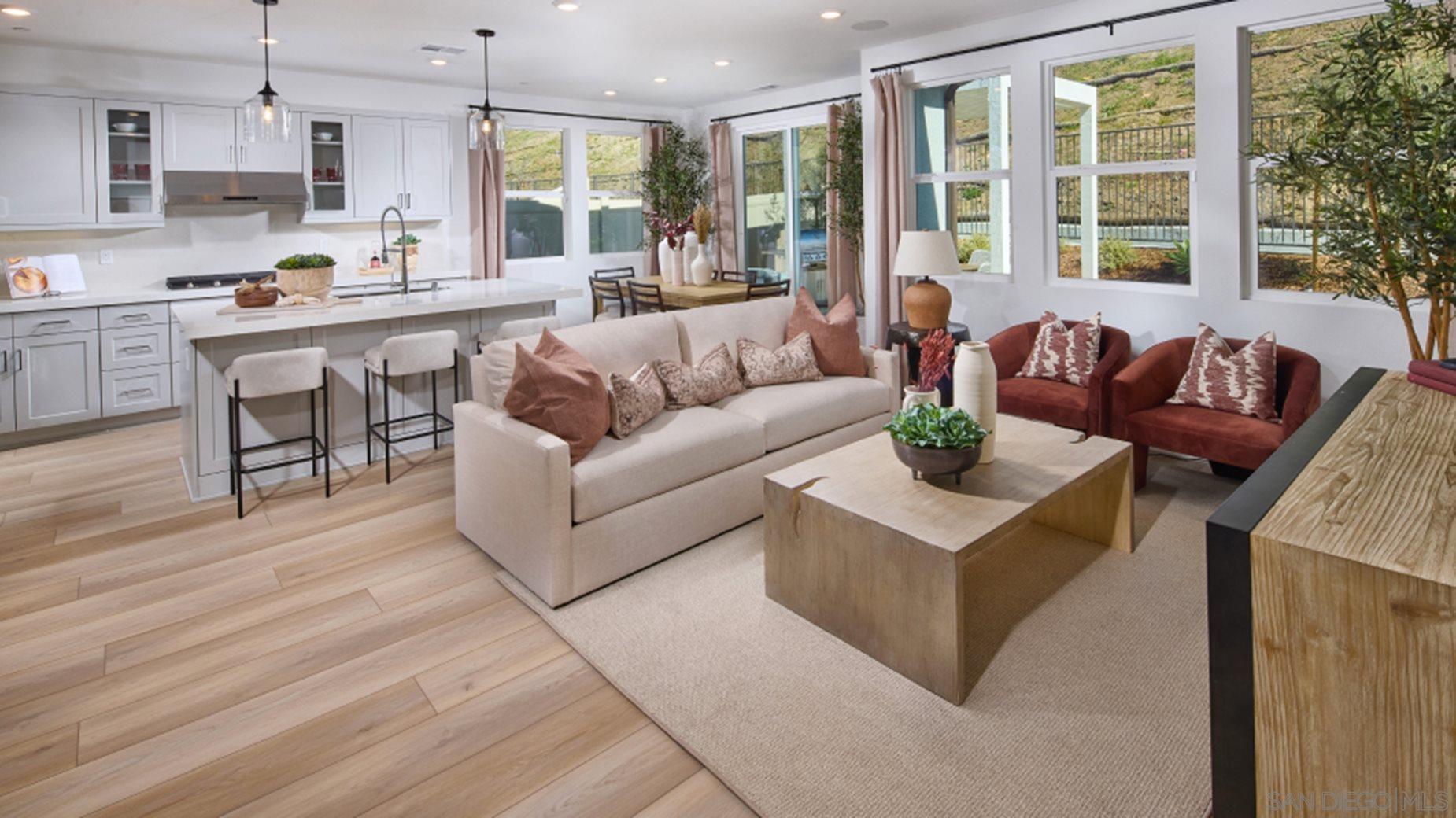 Detail Gallery Image 7 of 17 For 12082  Gavin Way, San Diego,  CA 92129 - 3 Beds | 2/1 Baths