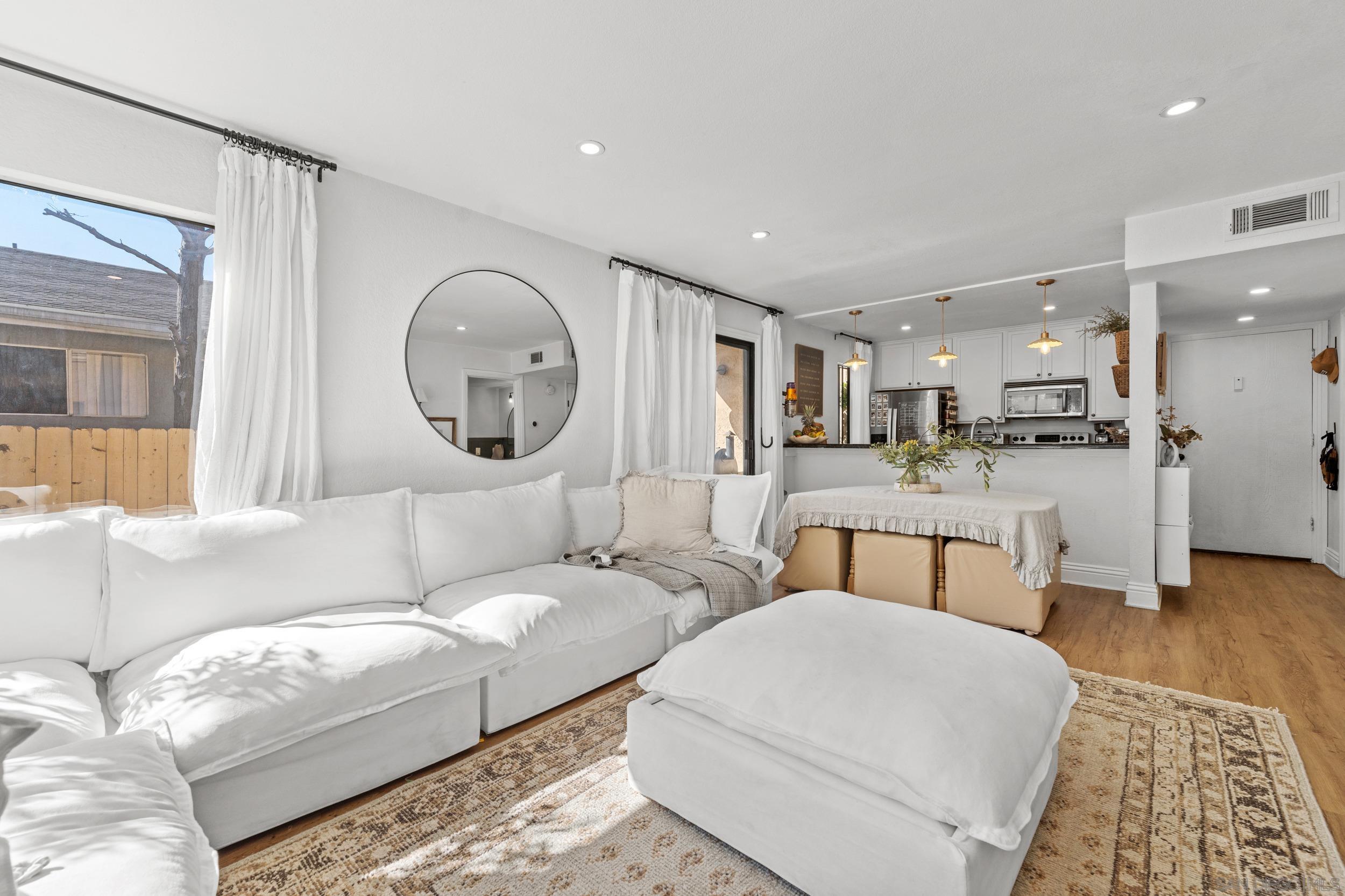 Front Image Thumbnail for SD250030760